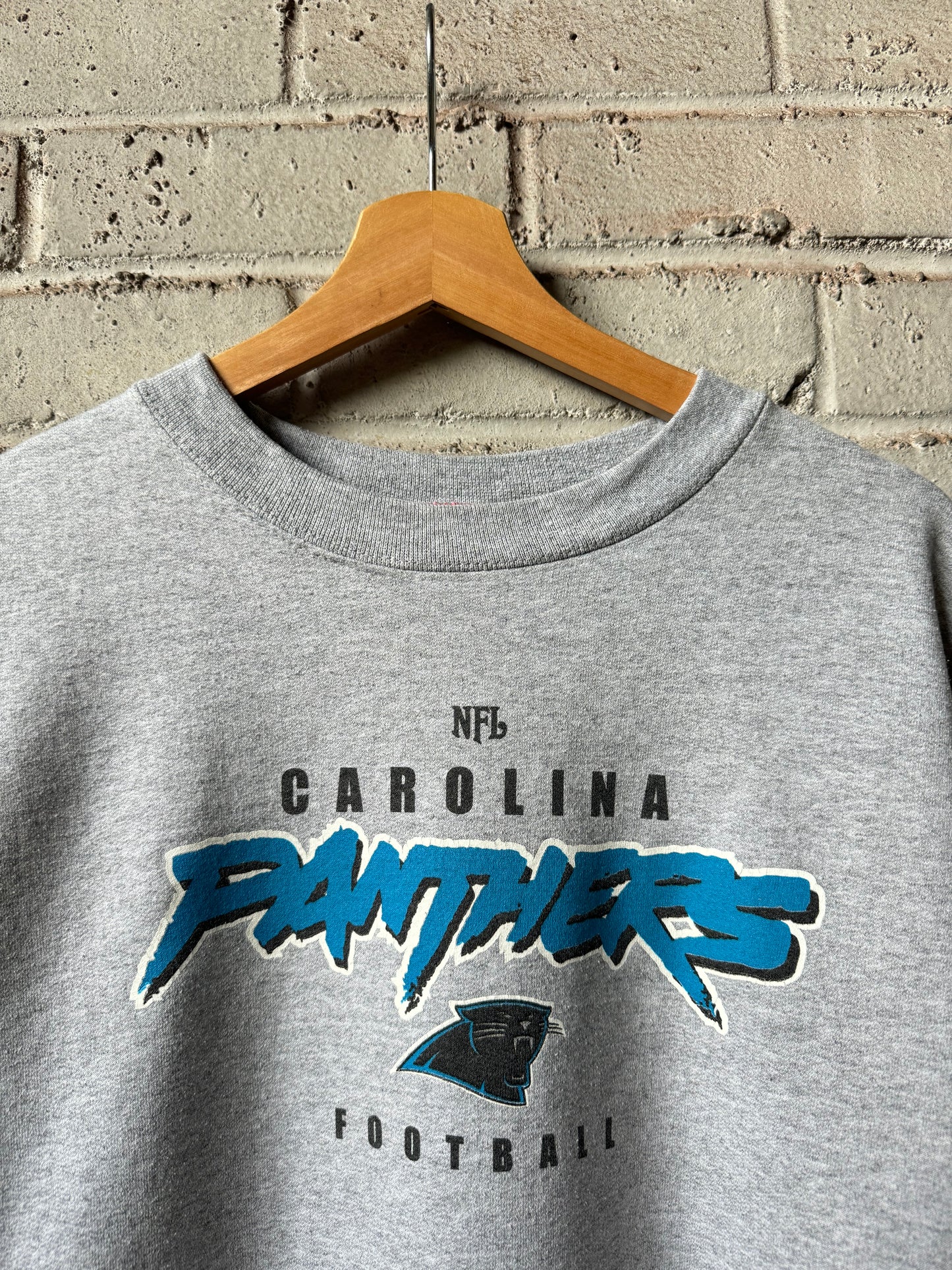 00’s Carolina Panthers Vintage Heather Grey Cat Scratch Font NFL Logo Crewneck (Medium)
