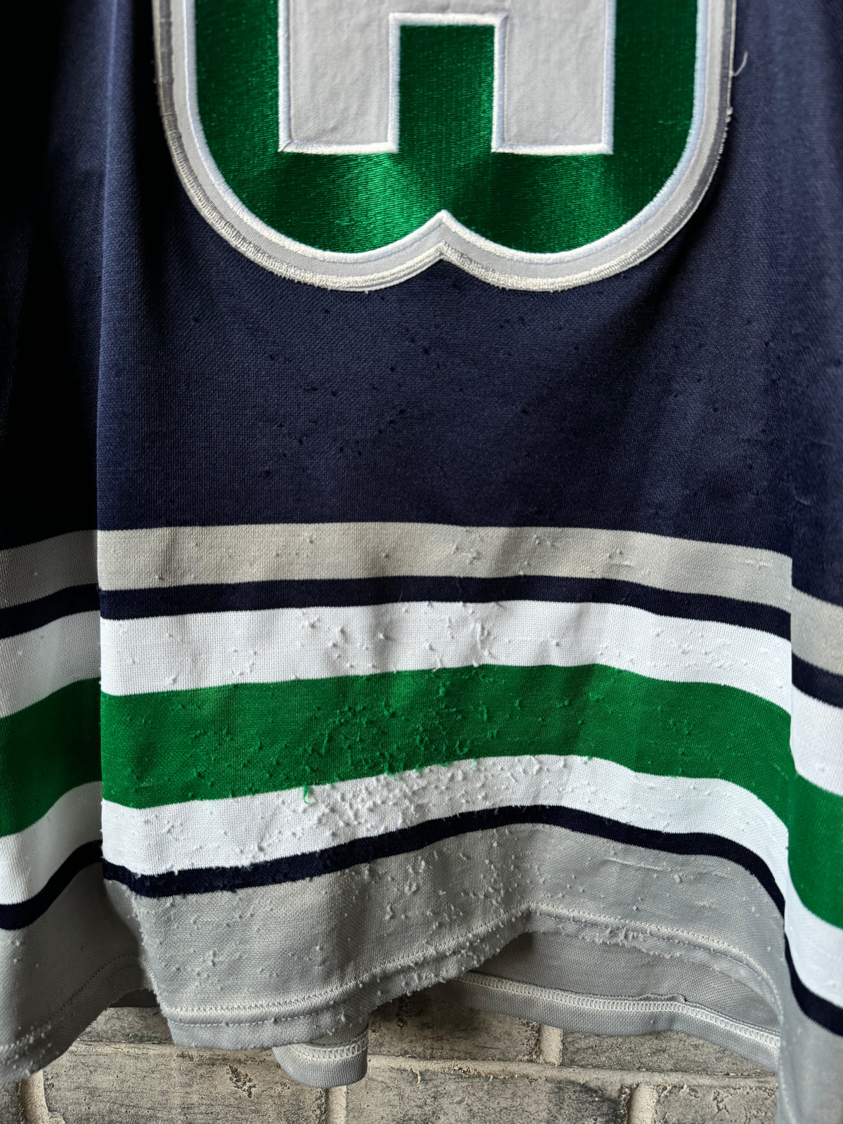 90’s Hartford Whalers Vintage CCM Navy NHL Jersey (Large)