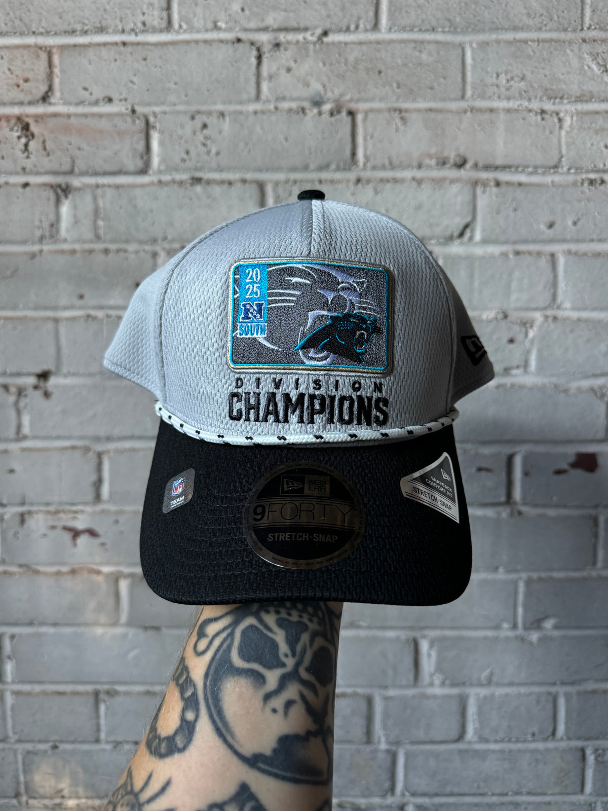 2025 Carolina Panthers NFC South Champions NFL New Era Snapback Hat - Brand New (OSFA)