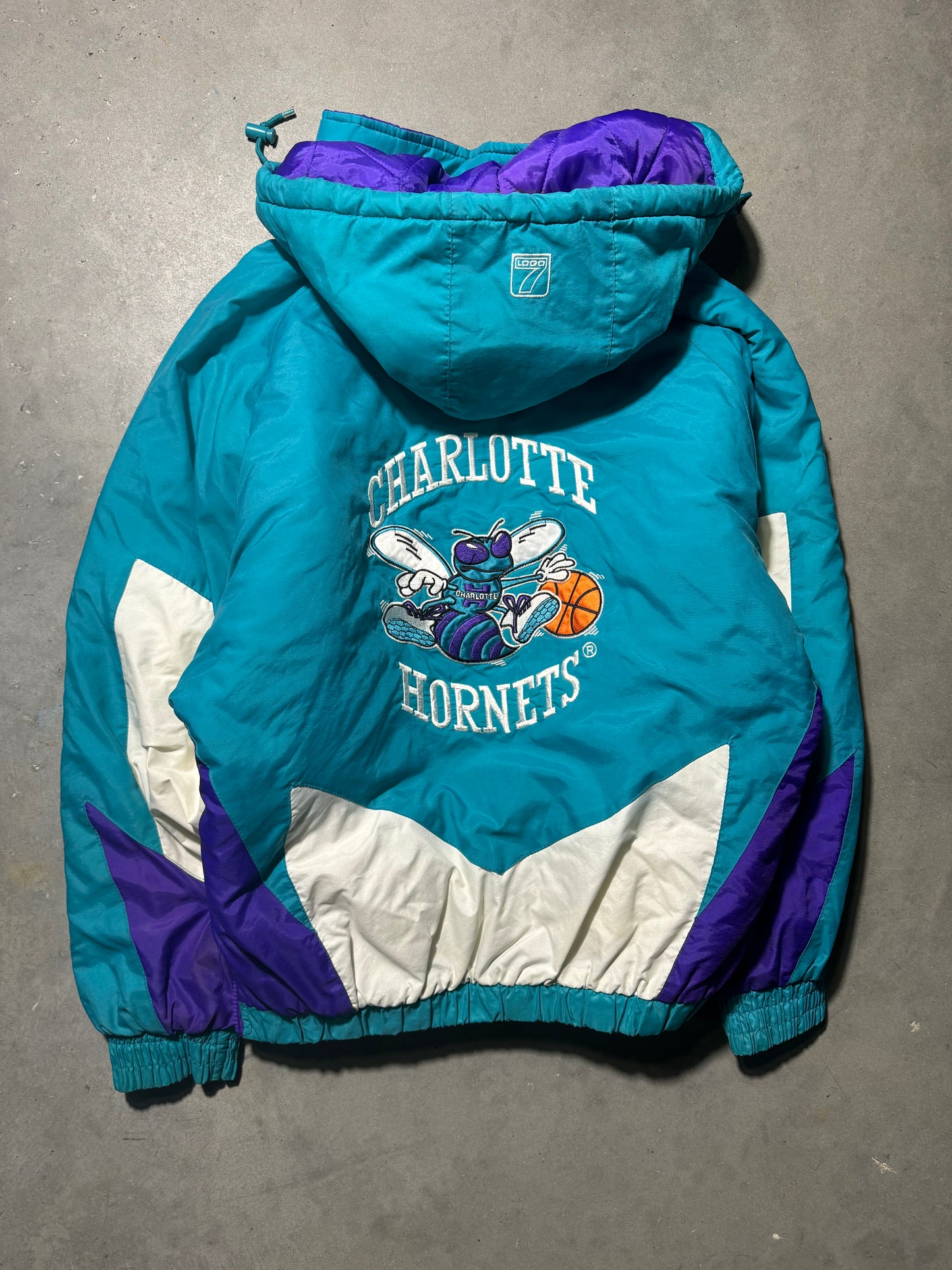 90’s Charlotte Hornets Vintage Teal Colorblocked Half Zip Logo 7 NBA Pullover Puffer Jacket (Large)