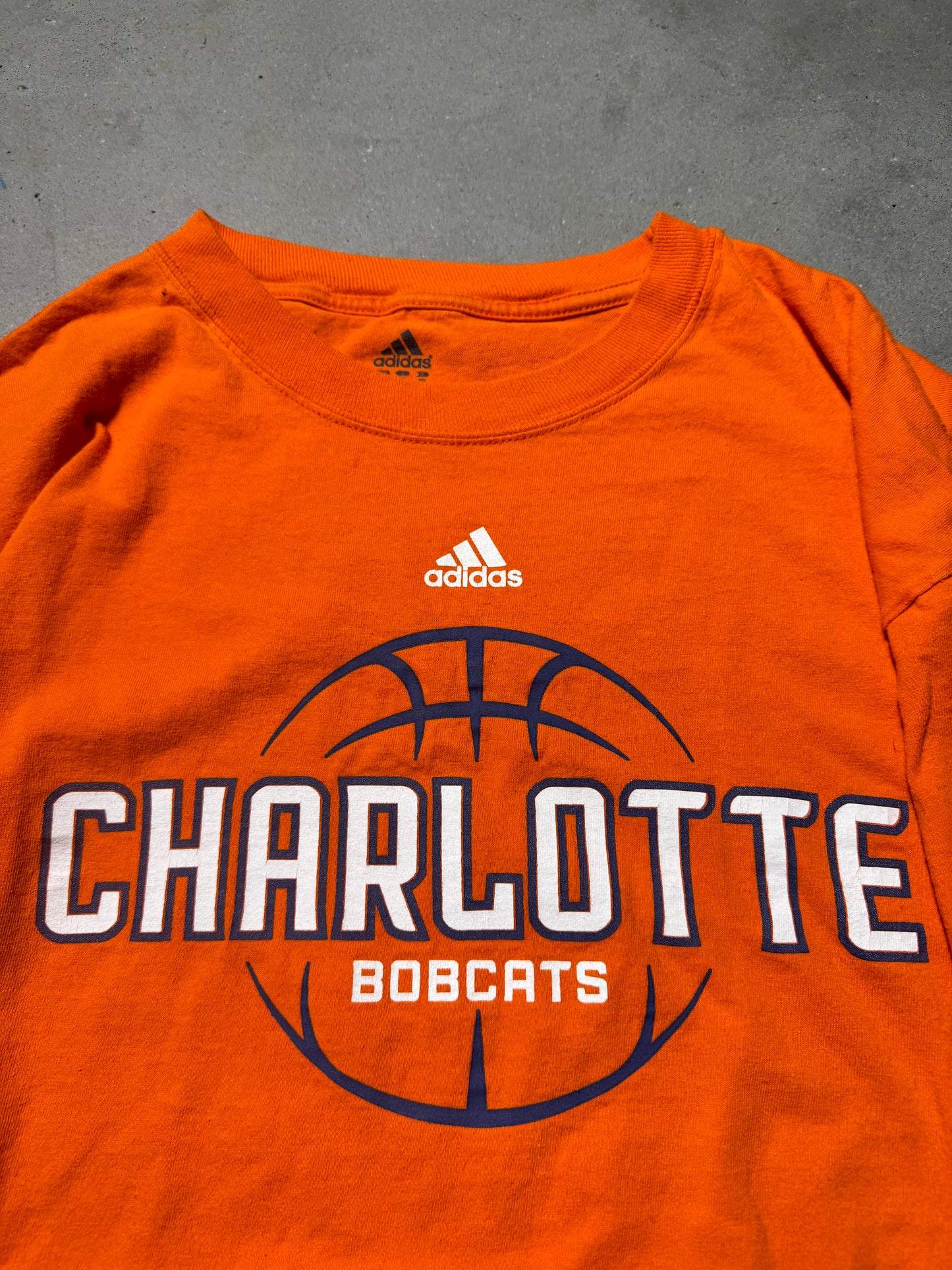 00’s Charlotte Bobcats Vintage Orange Adidas Practice Style NBA Tee (XL)
