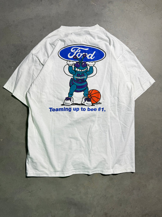 90’s Charlotte Hornets x Ford Teaming Up To Bee #1 Vintage Hugo NBA Tee (XL)