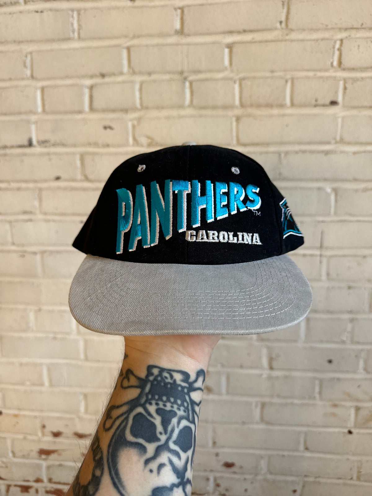 90’s Carolina Panthers Vintage Wave Spellout Black Grey NFL Snapback Hat (OSFA)