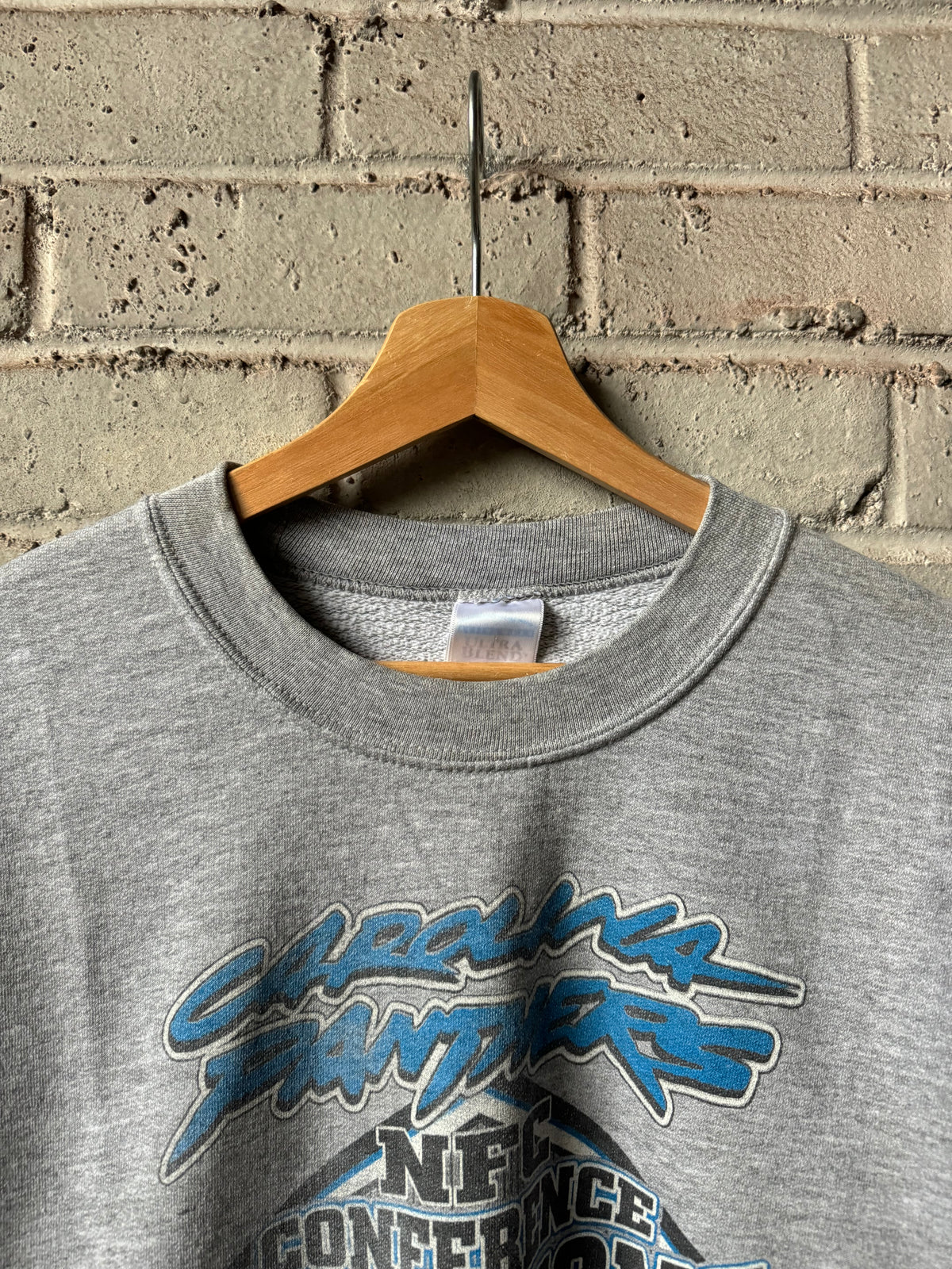 2003 Carolina Panthers Vintage Grey NFC Champions Super Bowl XXXVIII NFL Crewneck (Medium)