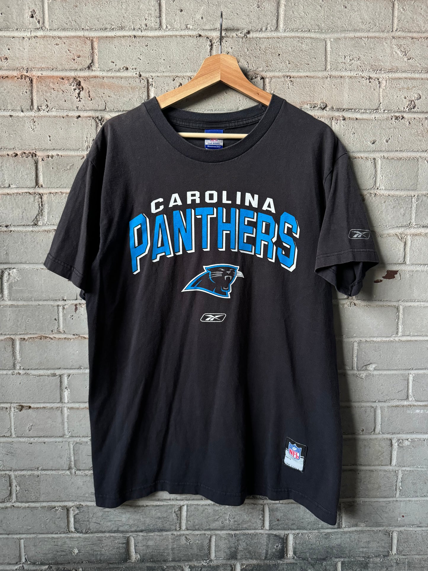 00’s Carolina Panthers Vintage Black Reebok Arch Spellout NFL Tee (Medium)