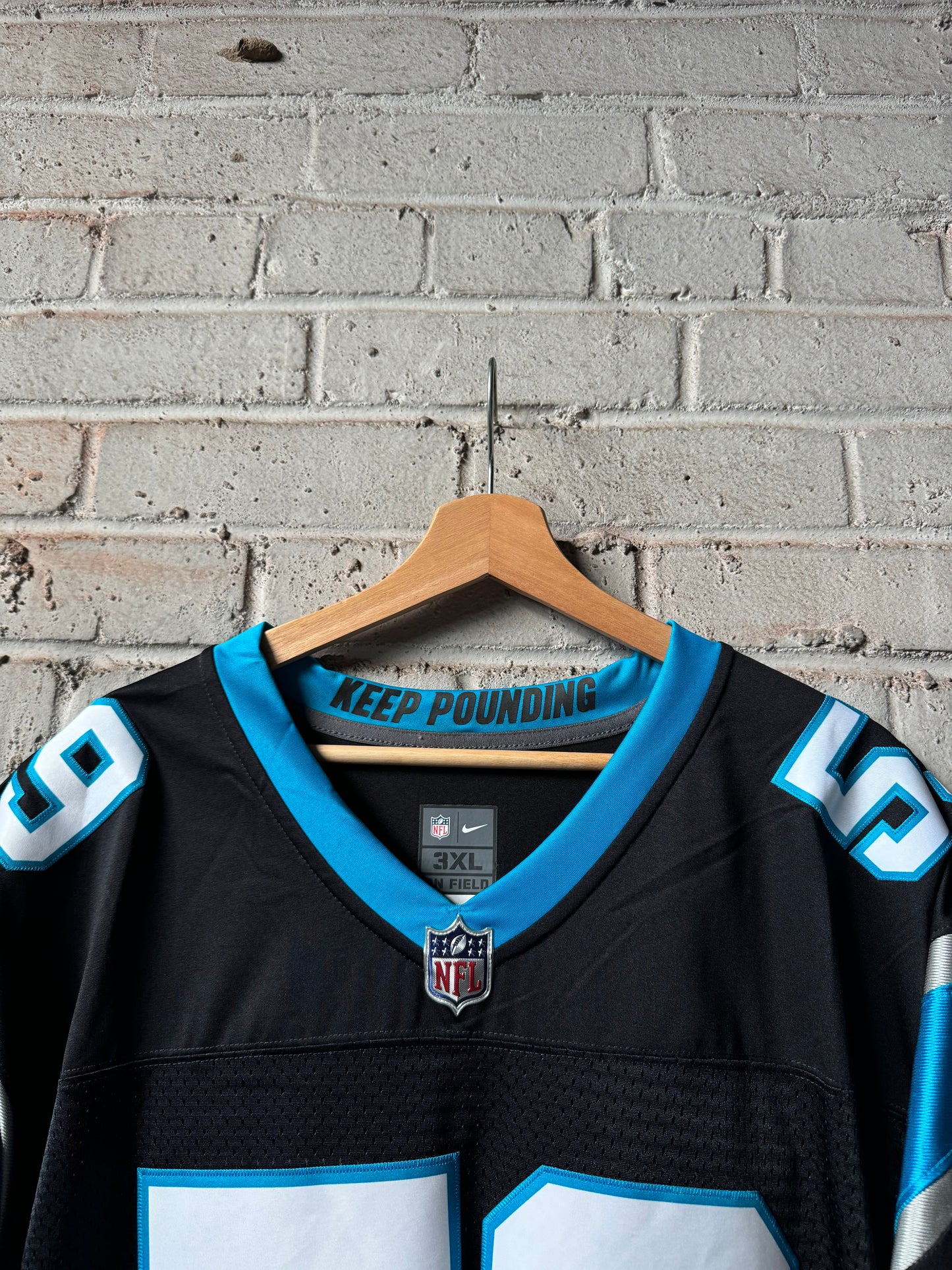 2017 Carolina Panthers Luke Kuechly Black Nike Vapor Limited Fully Stitched NFL Jersey (XXXL)