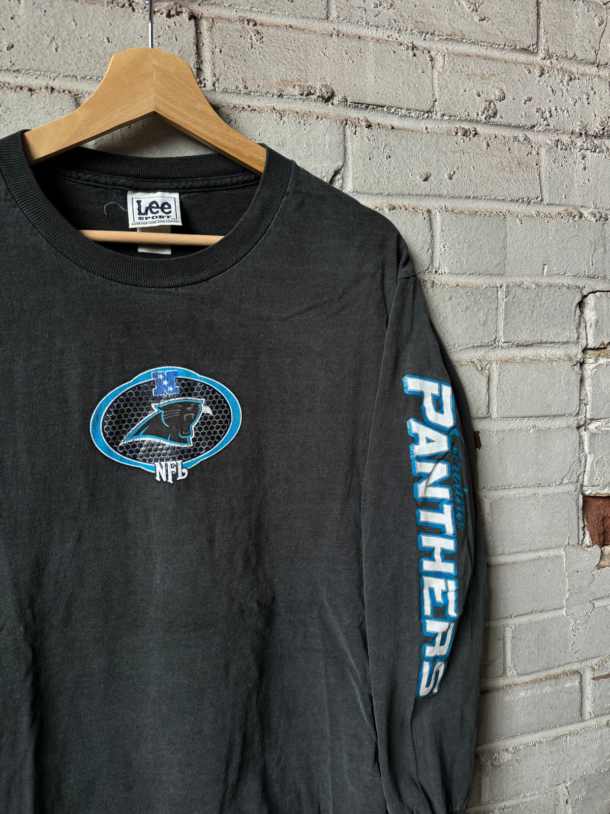 00’s Carolina Panthers Vintage Faded Black Spellout NFL Longsleeve Tee (Medium)