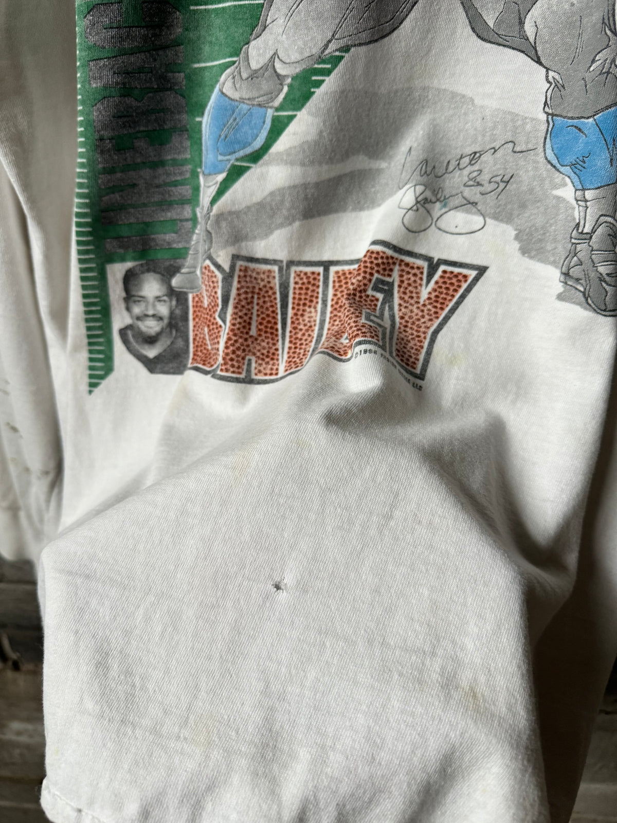 1996 Carolina Panthers Carlton Bailey Vintage White Distressed Cartoon Graphic NFL Mock Neck Longsleeve Tee (Large)