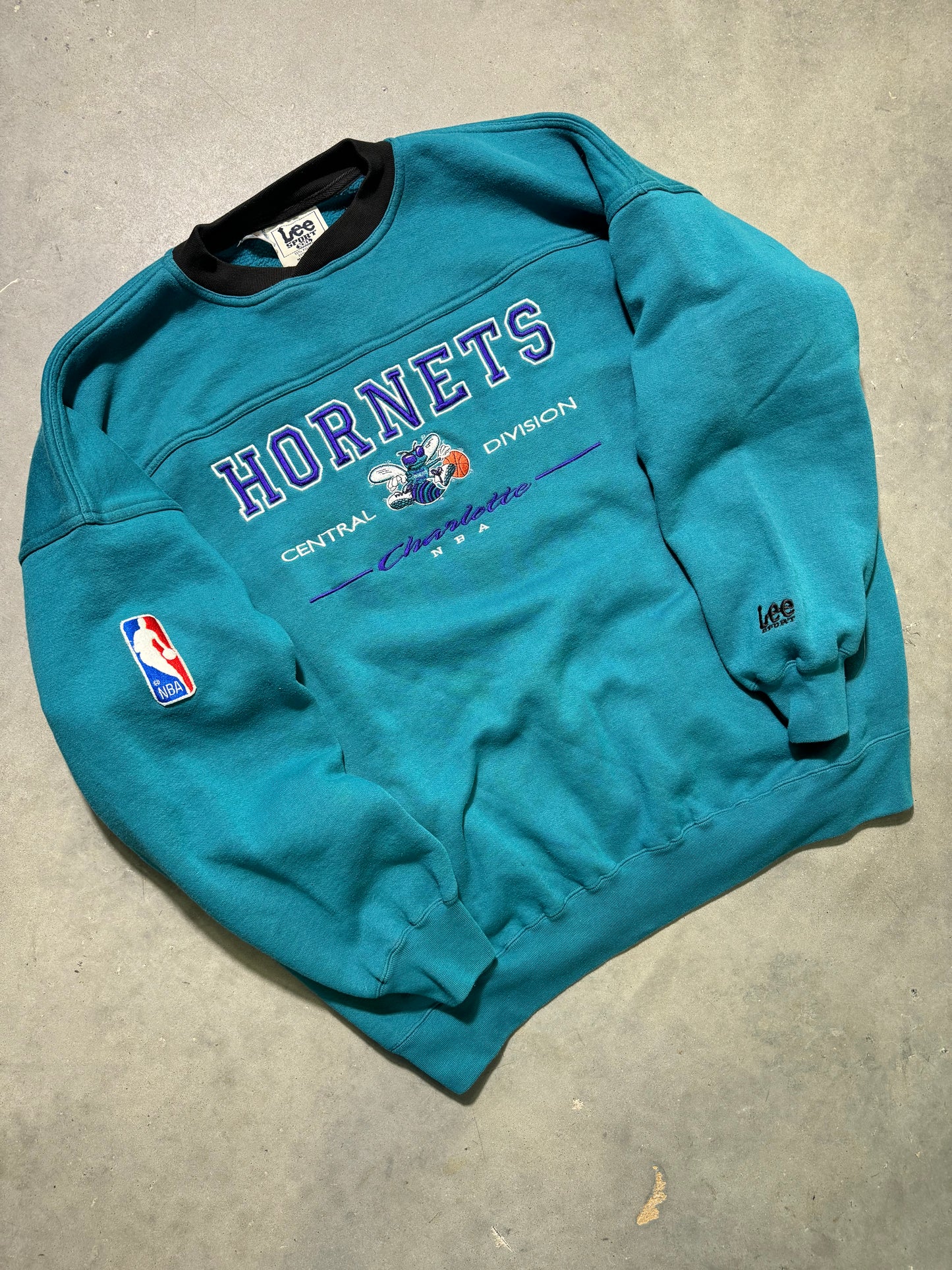 90’s Charlotte Hornets Vintage Teal Lee Sport Fully Embroidered Heavyweight NBA Crewneck (XXL)