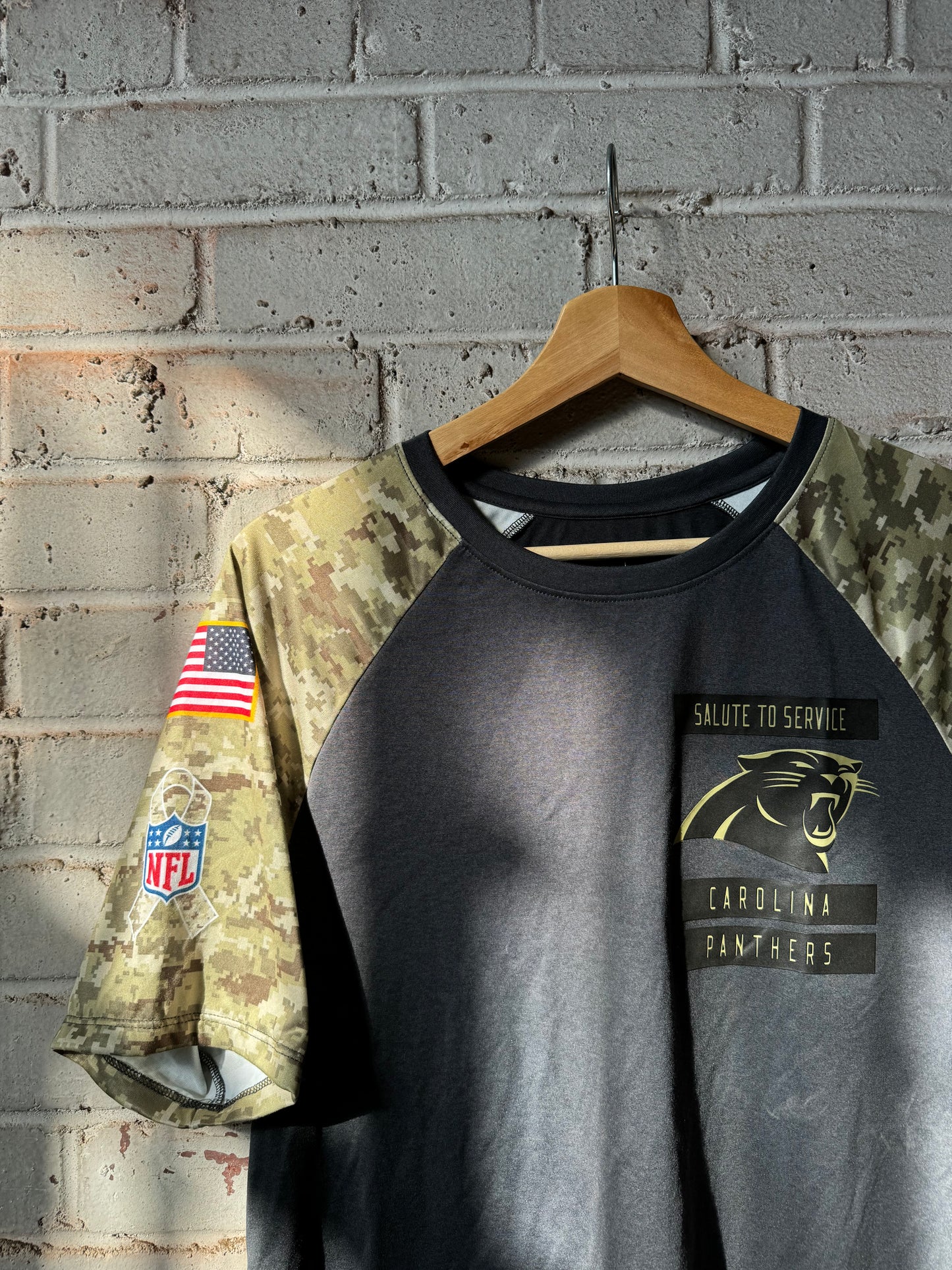 2016 Carolina Panthers Nike Salute To Service Camo NFL Tee (Medium)