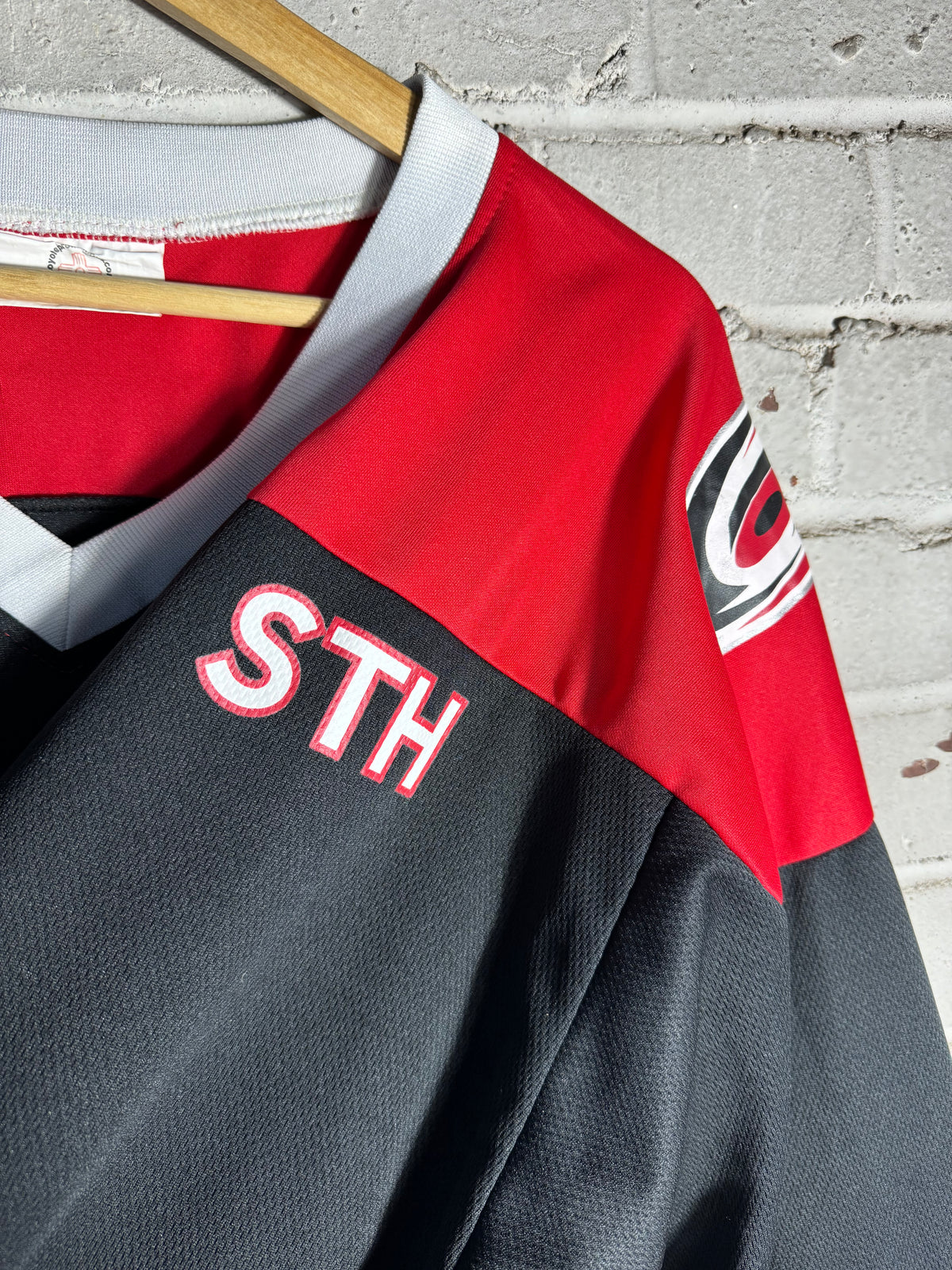 2010’s Charlotte Checkers Hurricanes Season Ticket Holder Hockey Jersey (XL)
