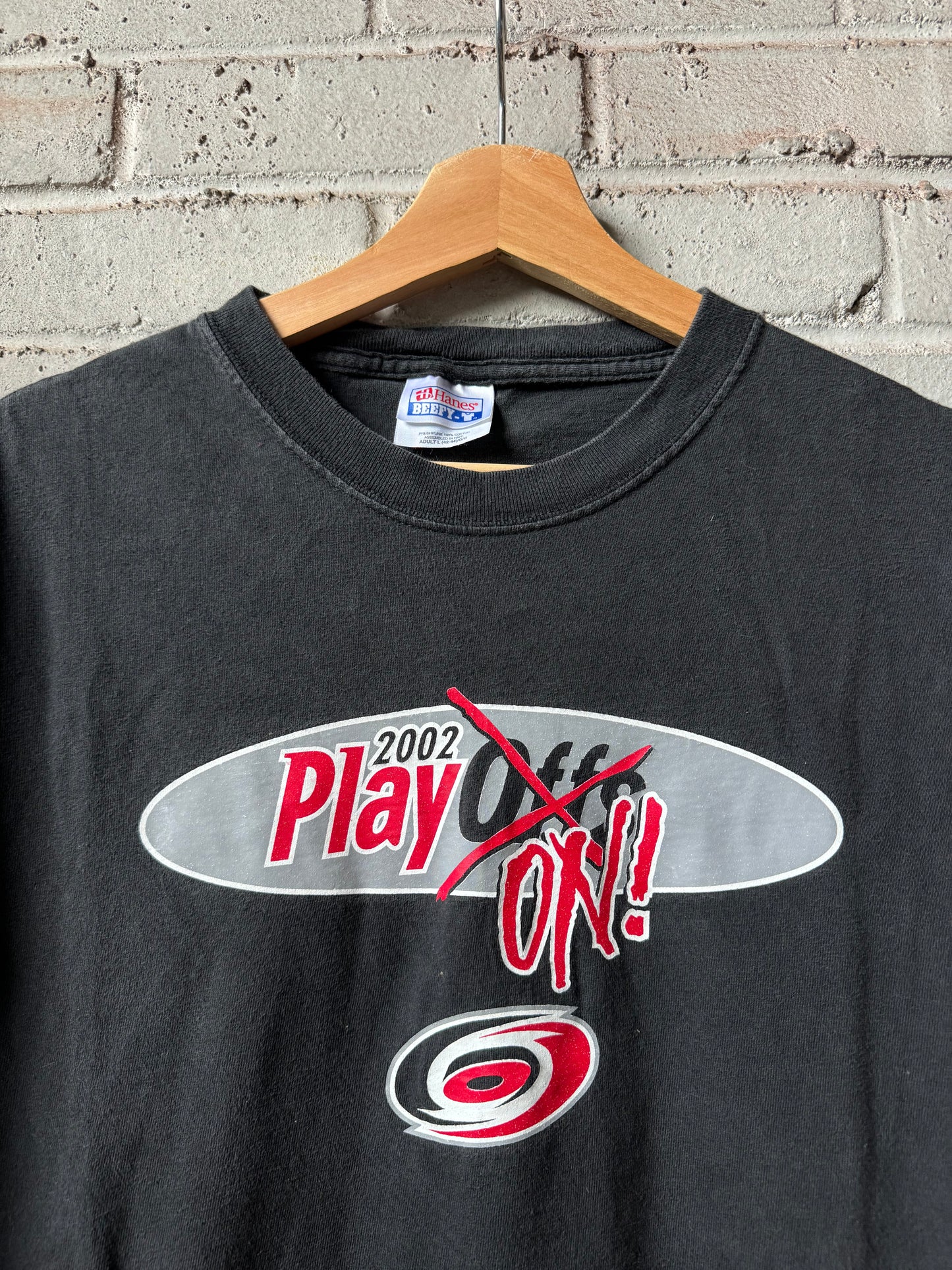 2002 Carolina Hurricanes Vintage Black Playoffs “Play On!” NHL Tee (Medium)