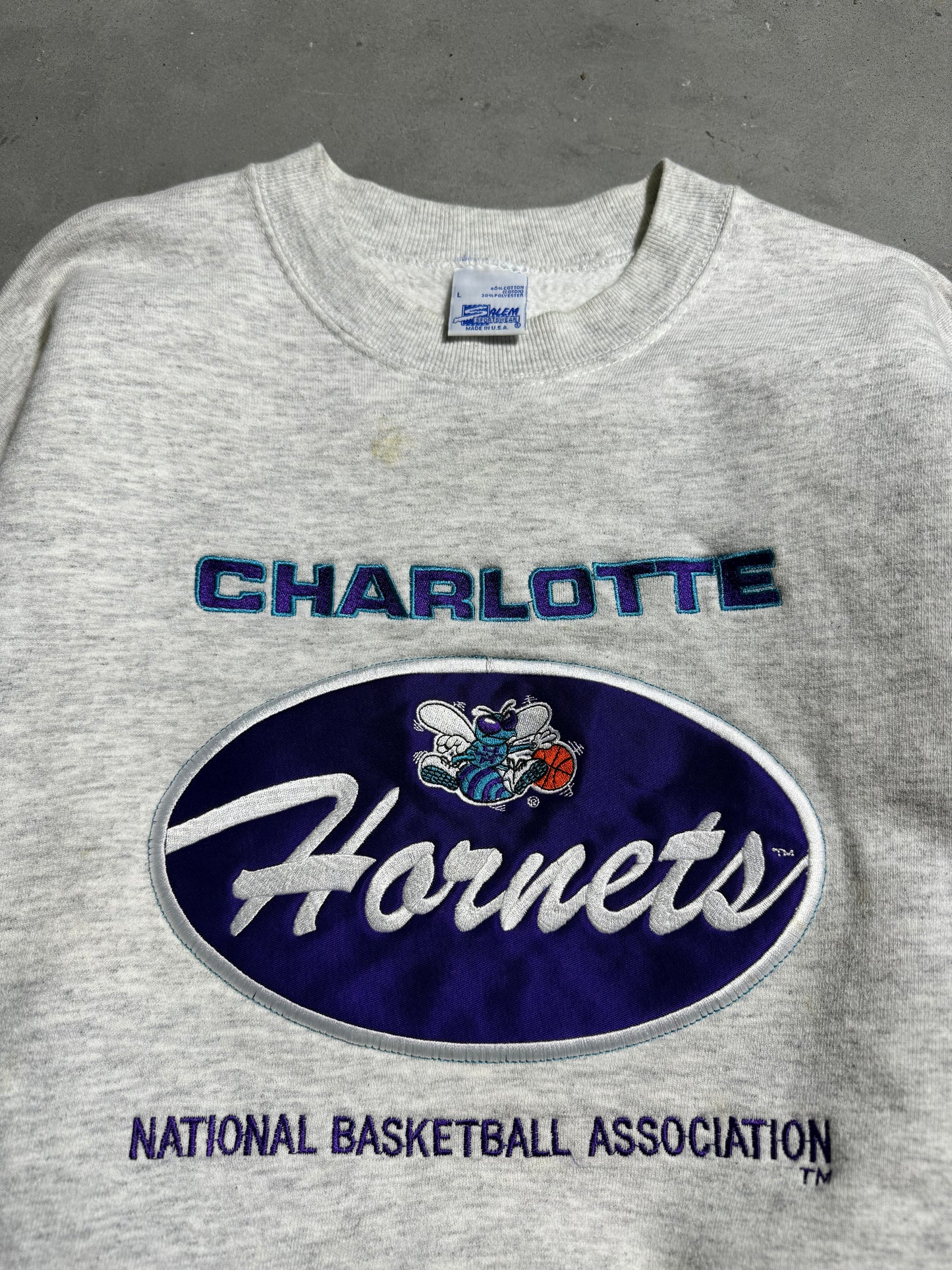 90’s Charlotte Hornets Vintage Heather Grey Salem Sportswear Heavyweight Embroidered NBA Crewneck (Large)