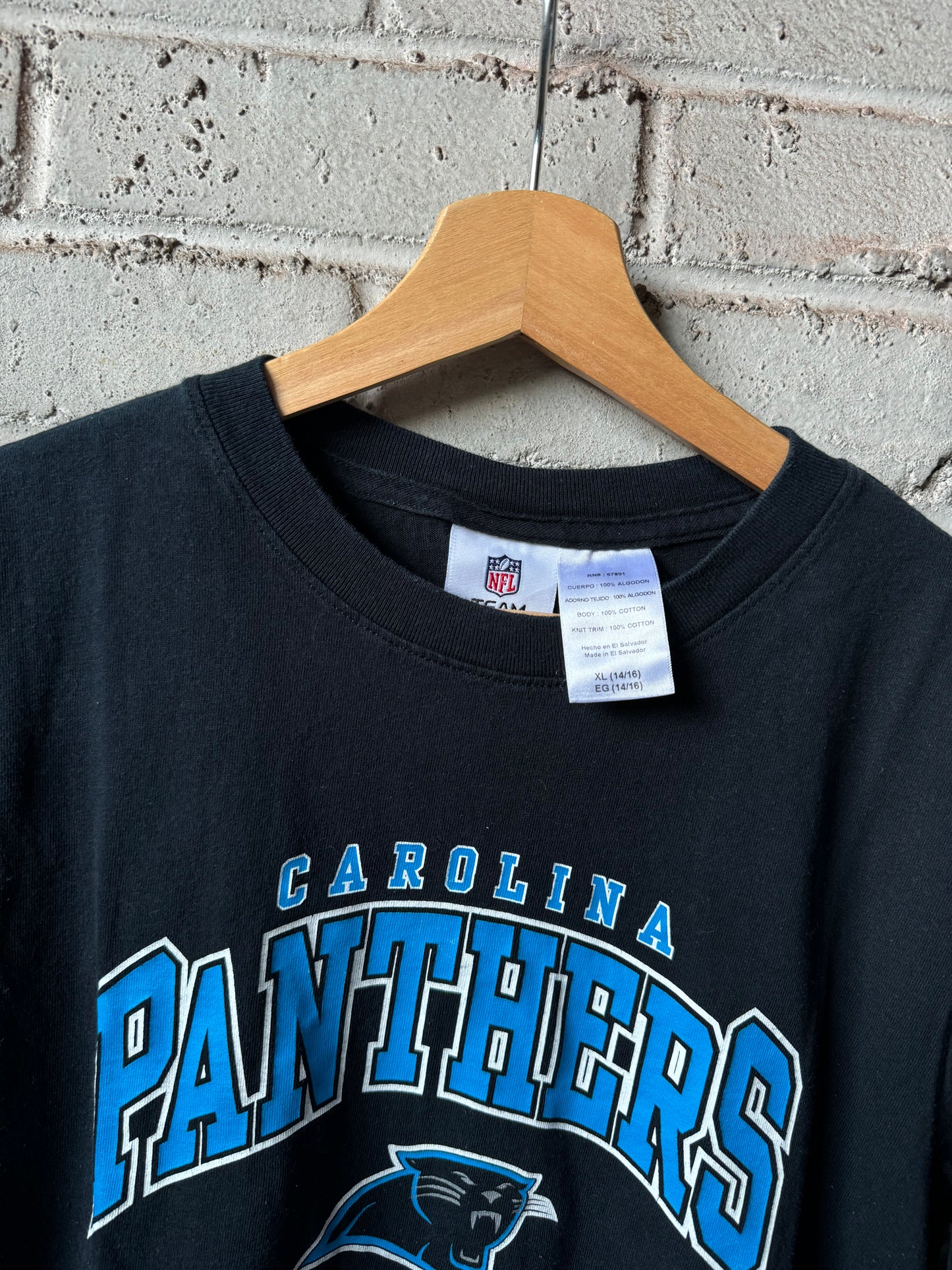 00’s Carolina Panthers Vintage Black Reebok Spellout NFL Tee (Youth XL)