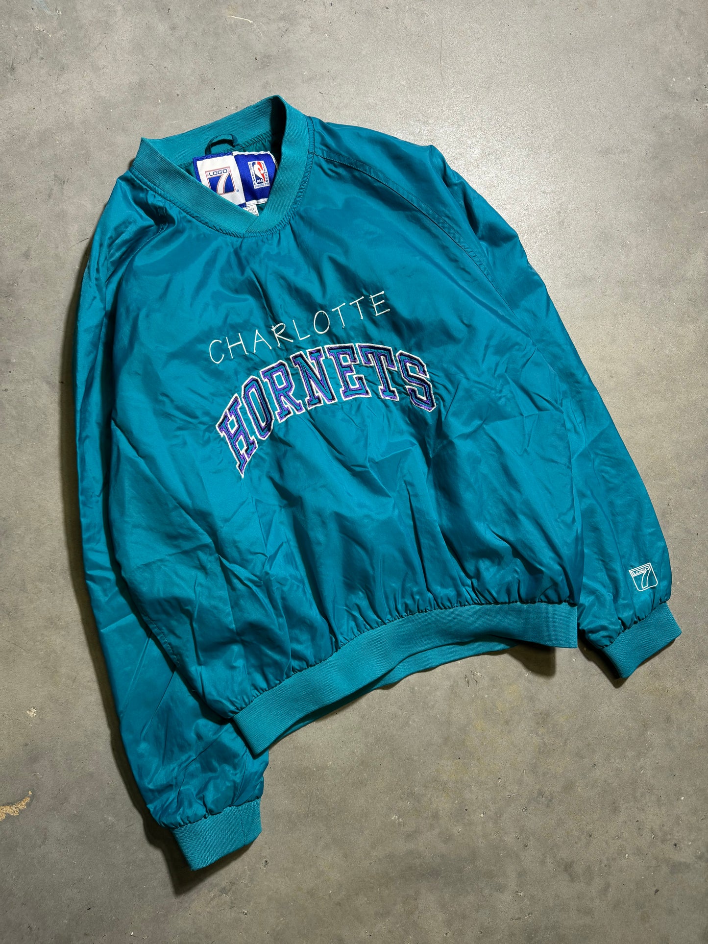 90’s Charlotte Hornets Vintage Teal Logo 7 Embroidered NBA Pullover (Large)