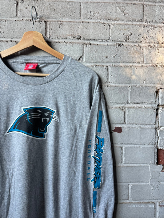 00’s Carolina Panthers Vintage Grey NFL Cat Scratch Font Sleeve Print Tee (Medium)