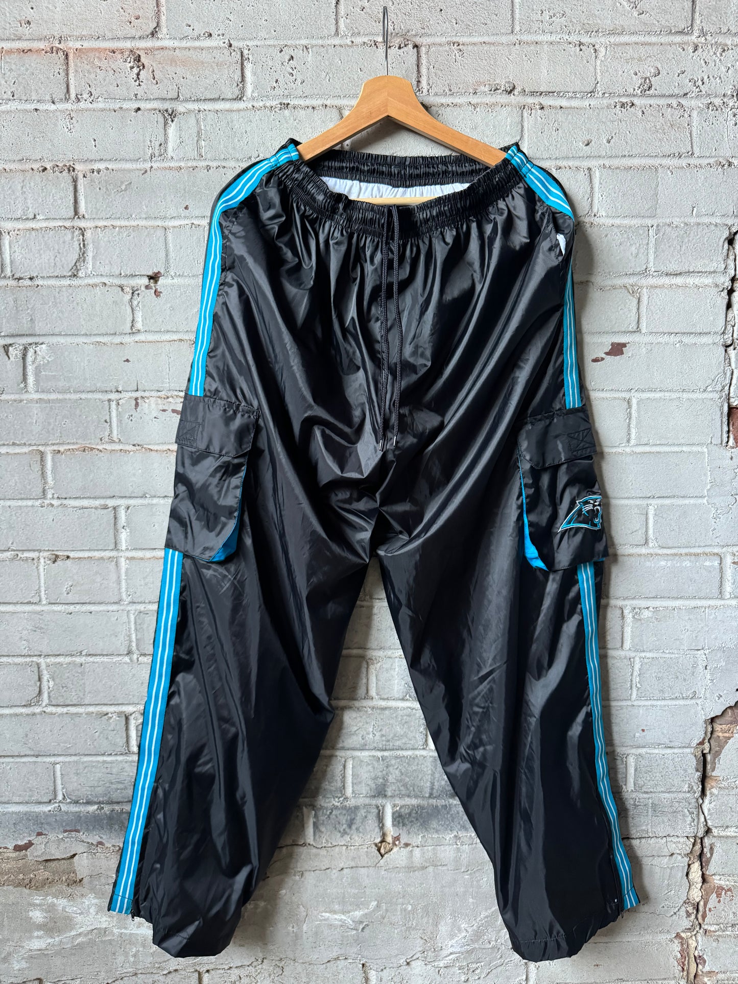 90’s Carolina Panthers Vintage Black NFL Windbreaker Pants (Medium)