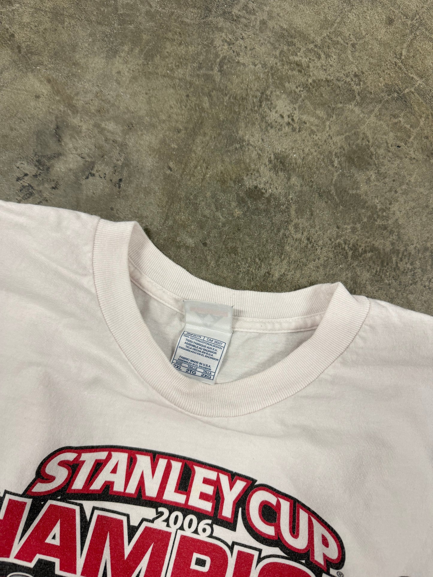 2006 Carolina Hurricanes Vintage White Stanley Cup Final Champions NHL Hockey Tee (XXL)