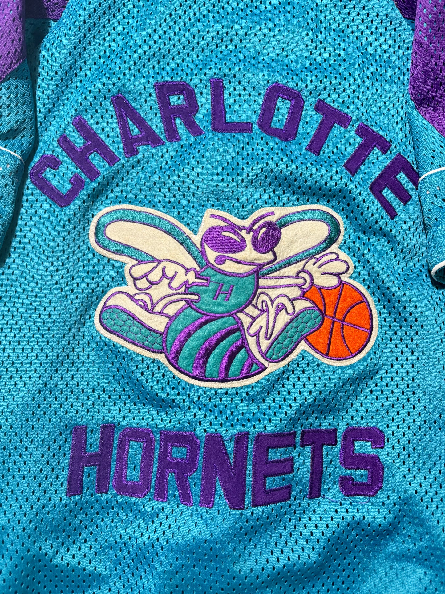 90’s Charlotte Hornets Vintage Tyrone Muggsy Bogues NBA Warm Up Style Top (Medium)