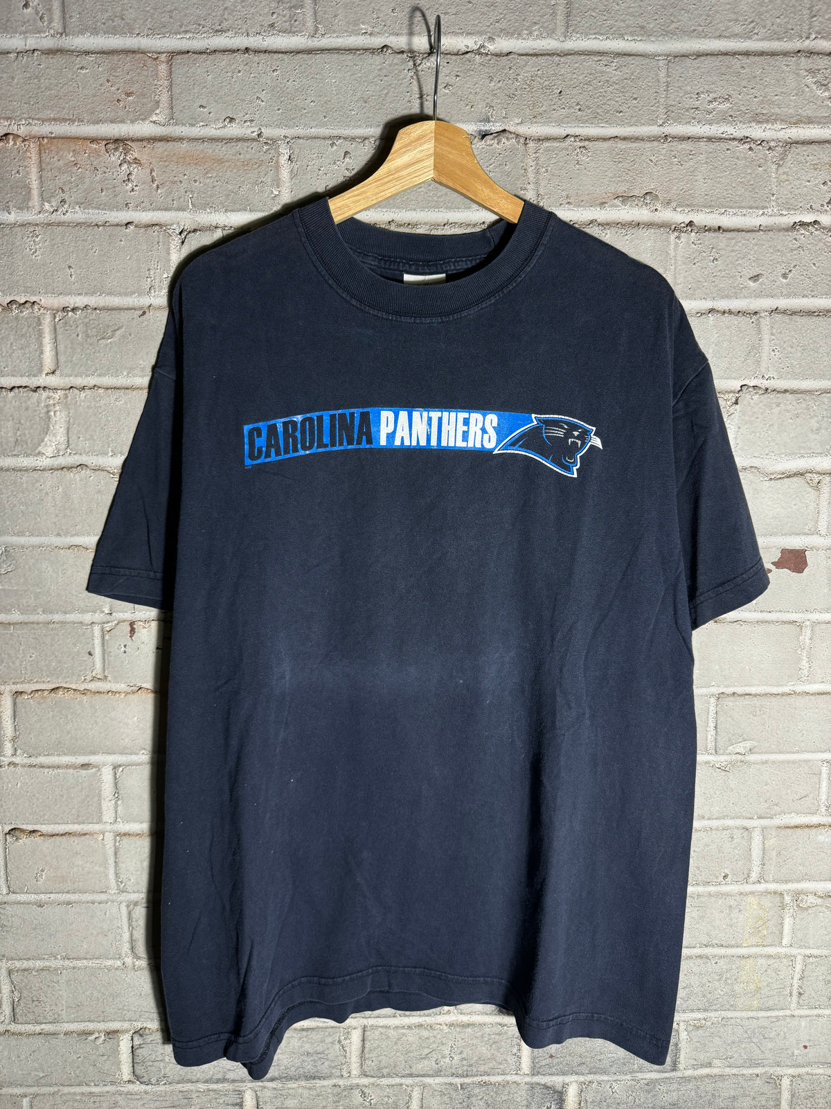 00’s Carolina Panthers Vintage Majestic Bar Spellout NFL Tee (Large)