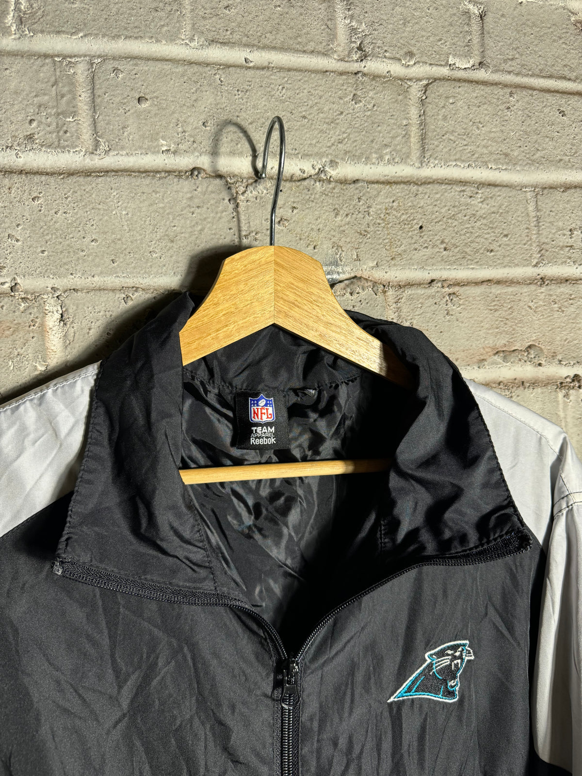 00’s Carolina Panthers x Sports Illustrated Reebok NFL Windbreaker Jacket (Large)