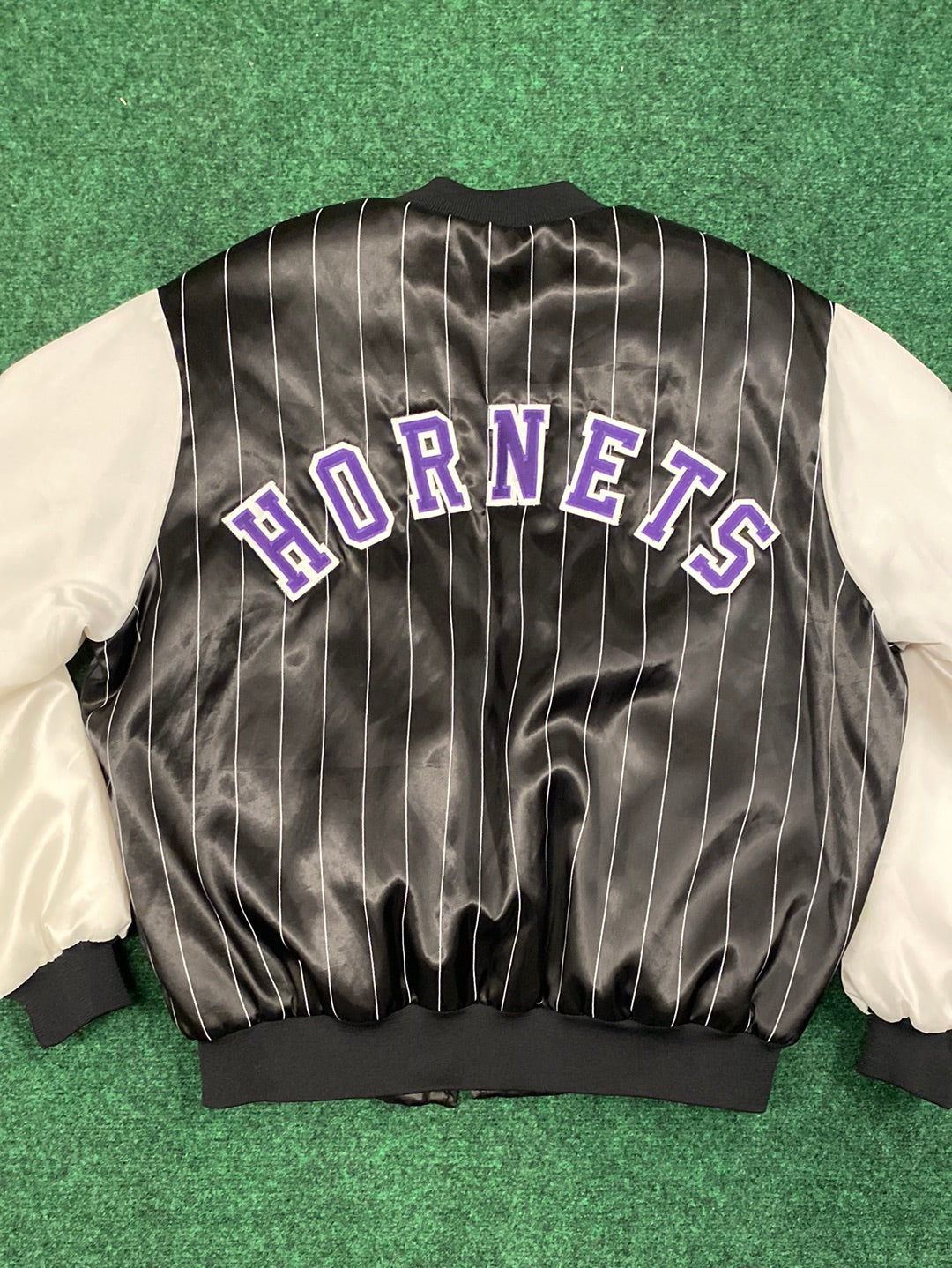 RARE VINTAGE 90'S selling CHARLOTTE HORNETS