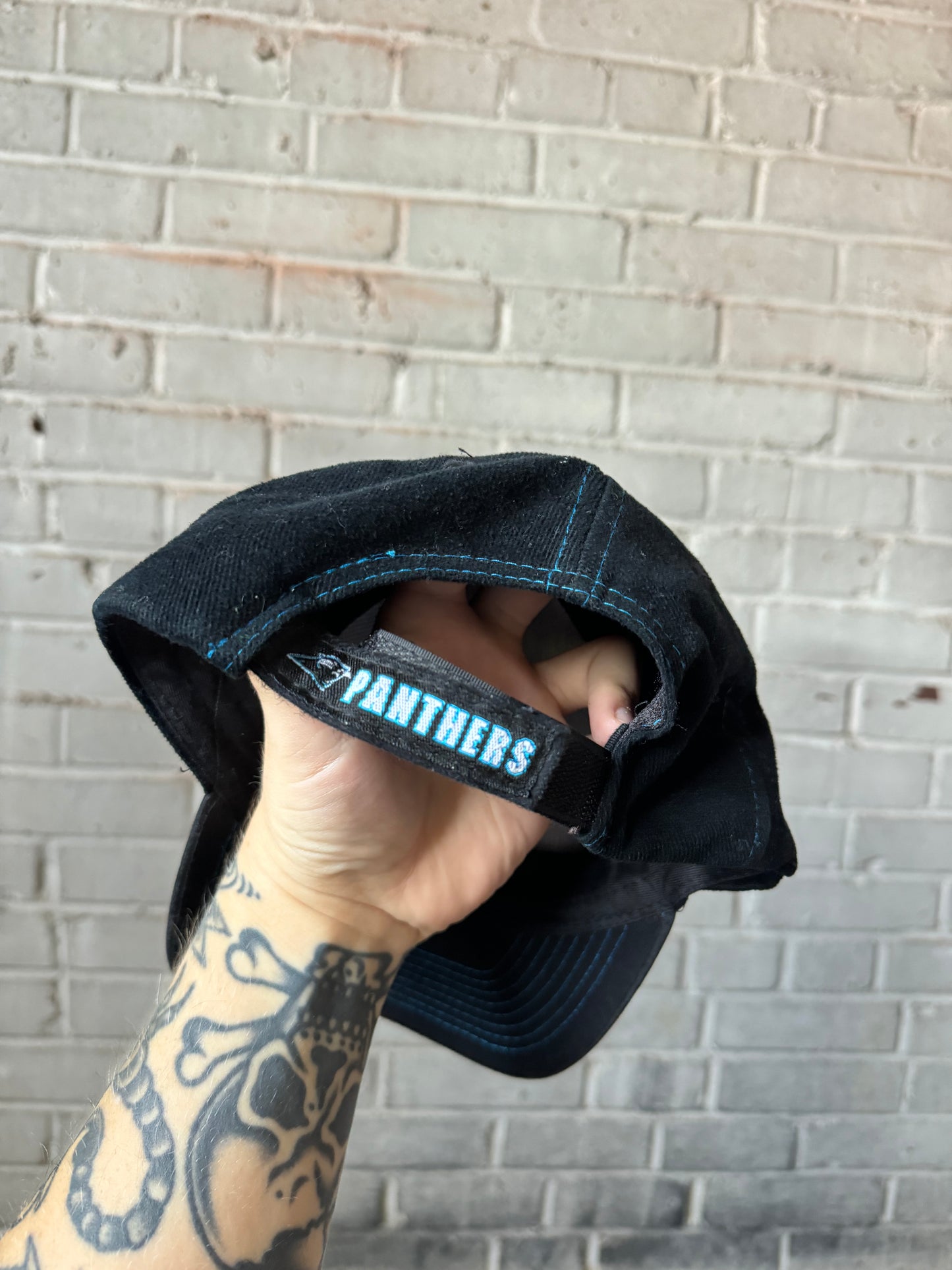 00’s Carolina Panthers Vintage Black Strapback Hat (OSFA)