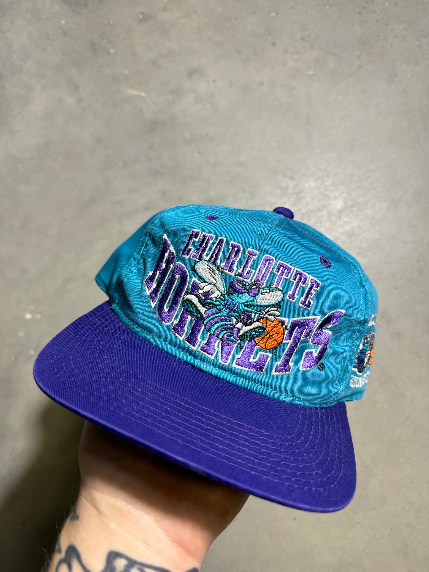 90’s Charlotte Hornets Vintage Teal G Cap Multi Logo NBA Snapback Hat (OSFA)