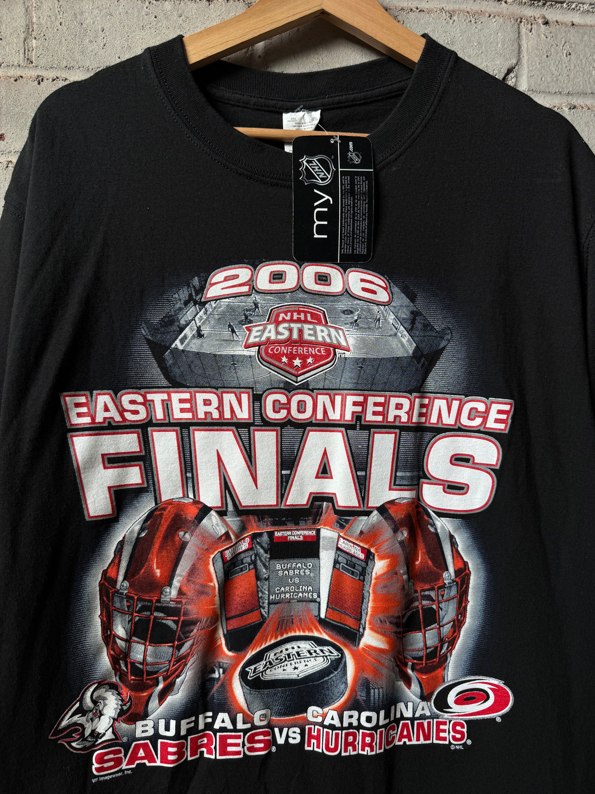 2006 Carolina Hurricanes vs. Buffalo Sabres Eastern Conference Finals NHL Match Up Tee - Deadstock (Large)