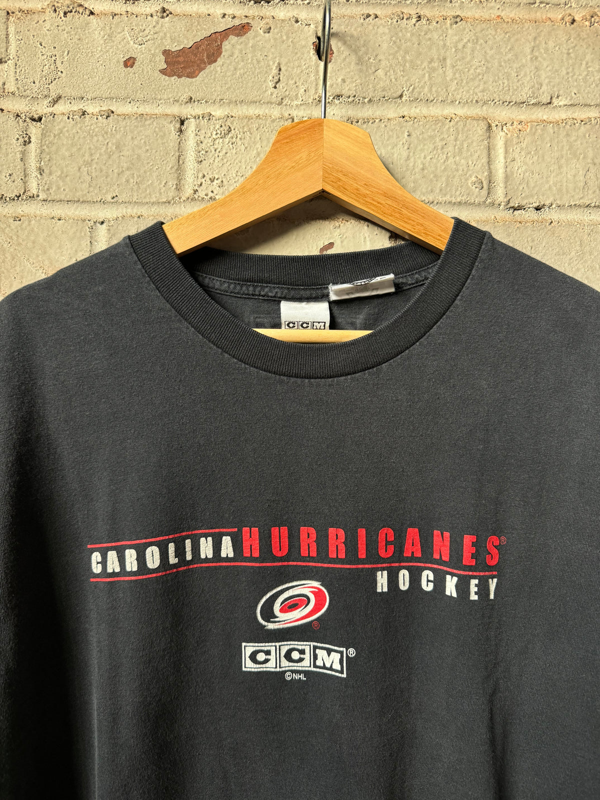 00’s Carolina Hurricanes Vintage Black CCM Big Logo NHL Longsleeve Tee (Large)