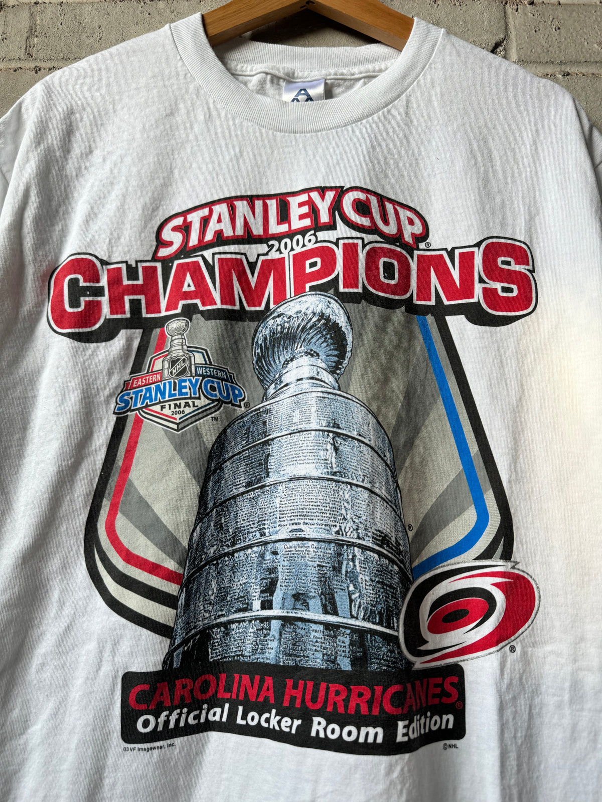 2006 Carolina Hurricanes Vintage White Stanley Cup Champions Locker Room Tee (Large)
