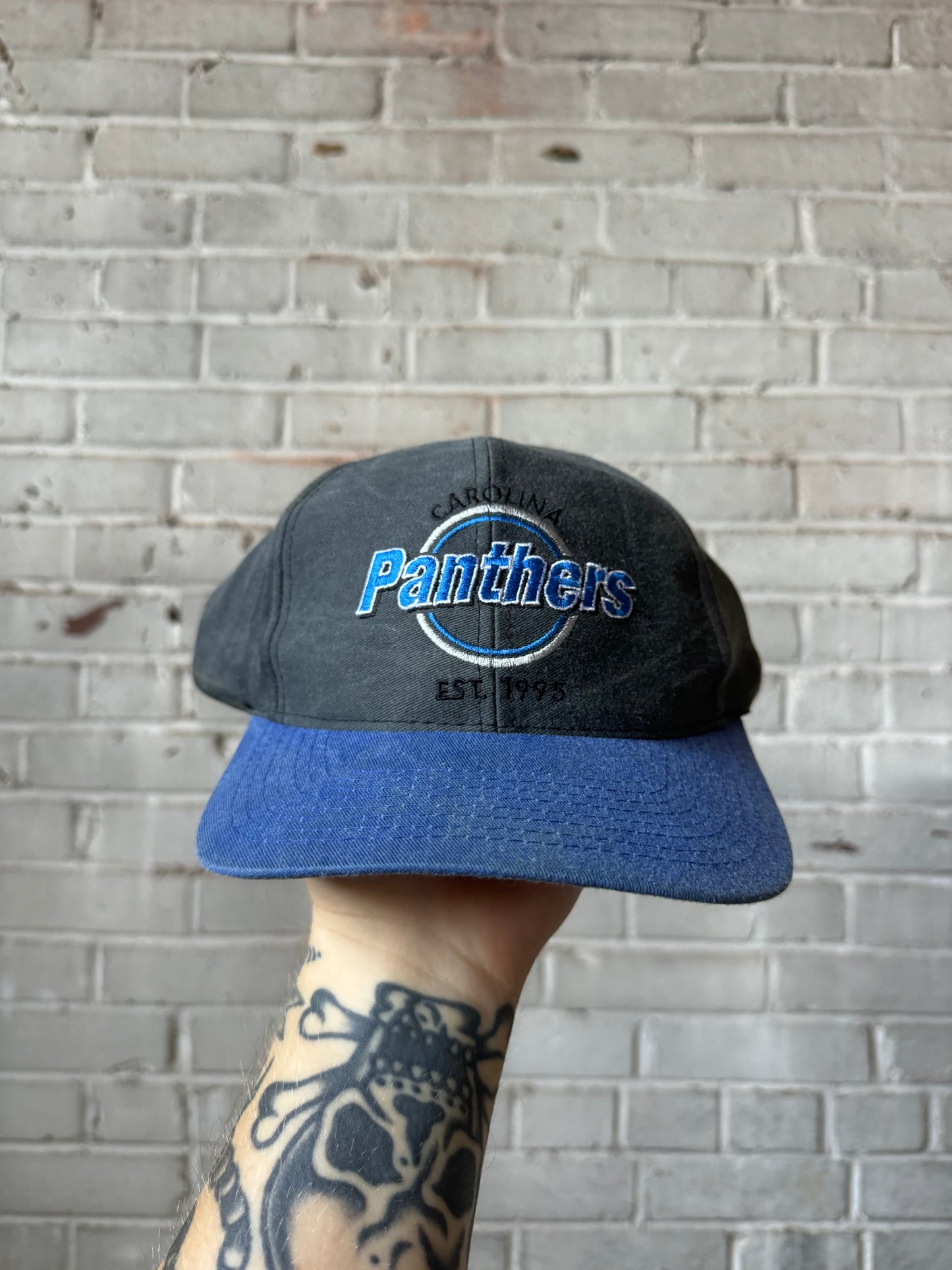 90’s Carolina Panthers Vintage Grey Dark Blue Spellout NFL Snapback Hat (OSFA)