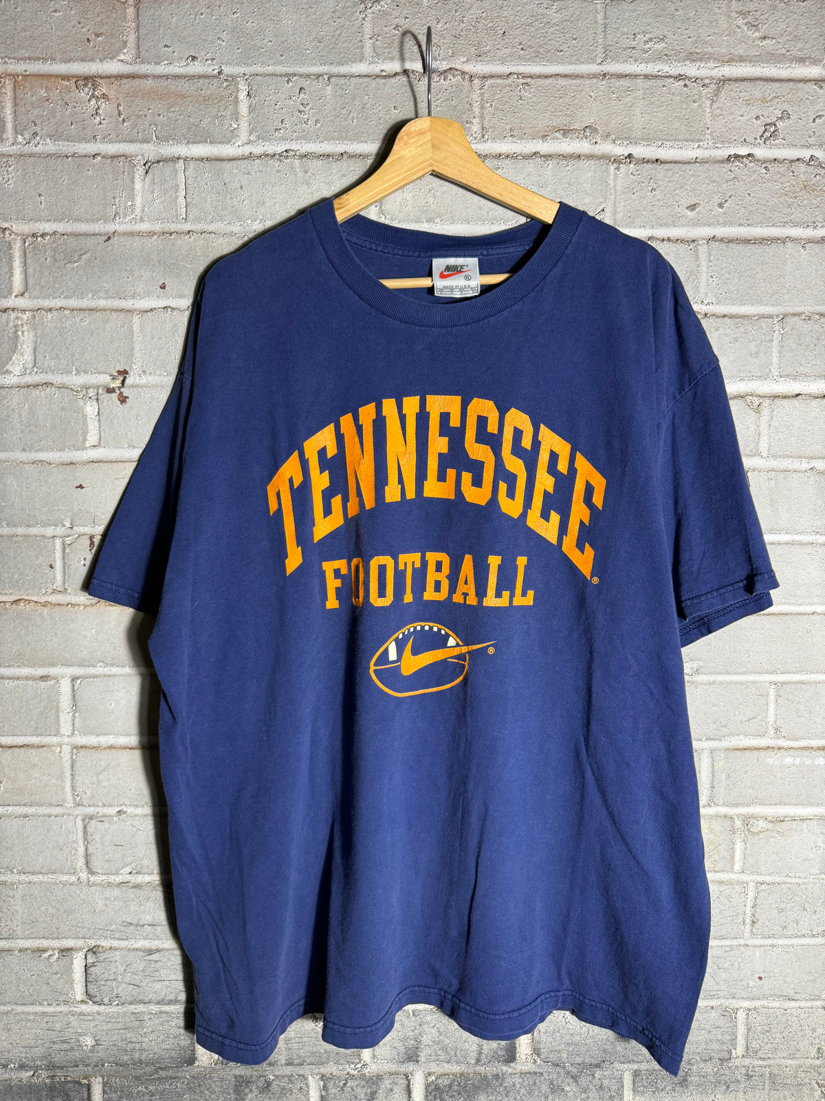 90’s Tennessee Volunteers Football Vintage Navy Nike Team Sports College Tee (XL)