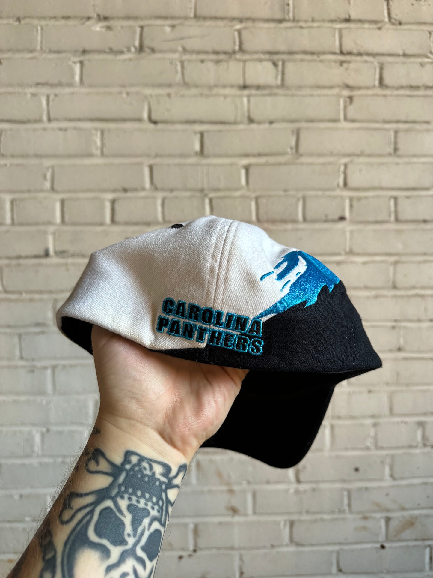 00’s Carolina Panthers Vintage Reebok Splash Embroidered NFL Sideline Fitted Hat (OSFA)