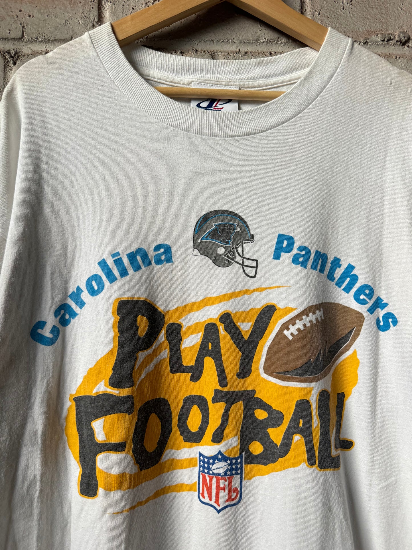 90’s Carolina Panthers Vintage White Logo Athletic Play Football NFL Tee (XL)
