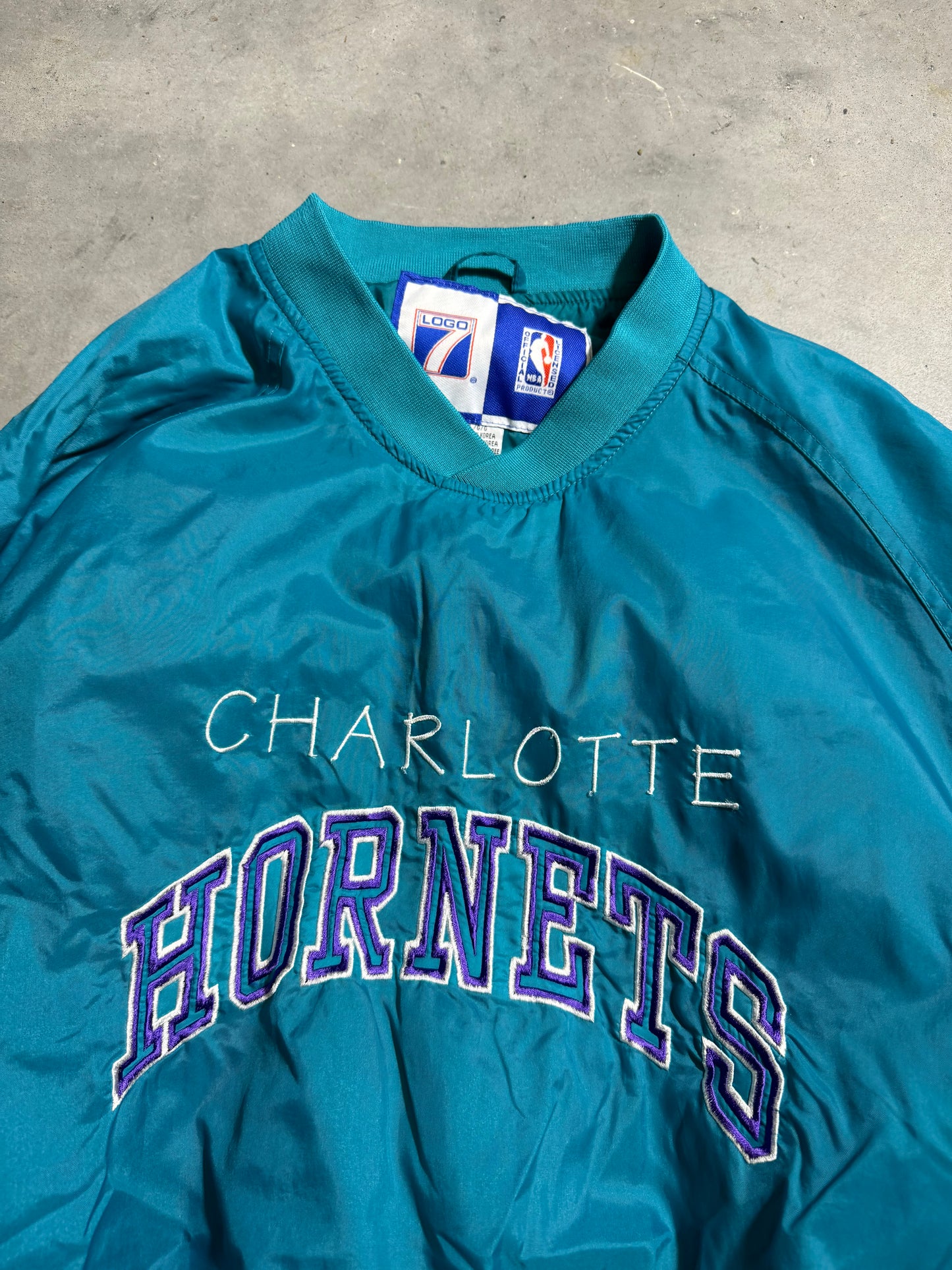 90’s Charlotte Hornets Vintage Teal Logo 7 Embroidered NBA Pullover (Large)
