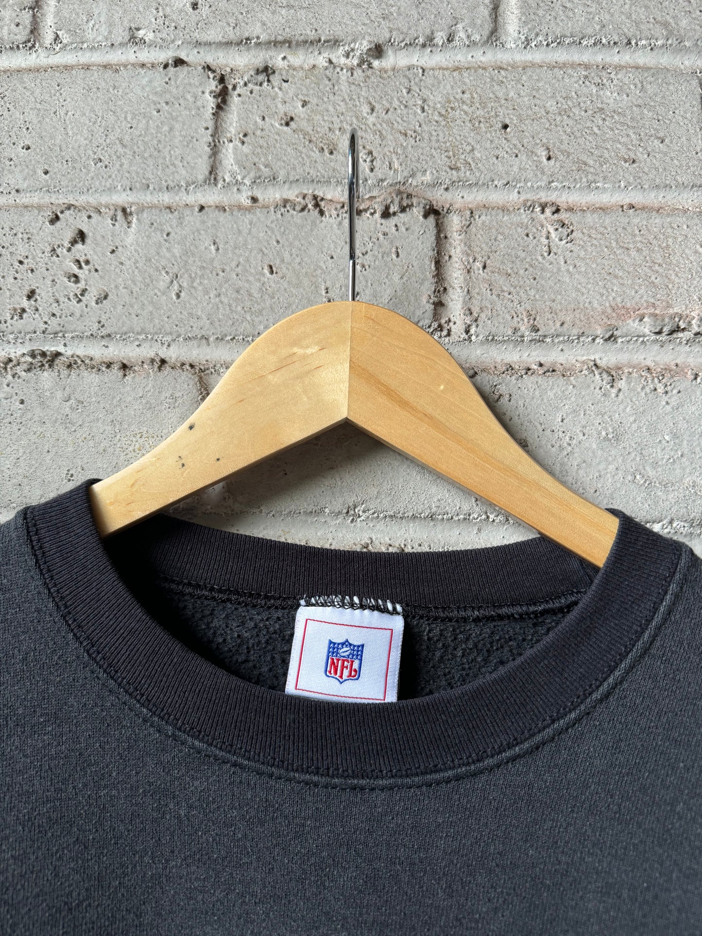 00’s Carolina Panthers Vintage Faded Black Spellout NFL Crewneck (Medium)