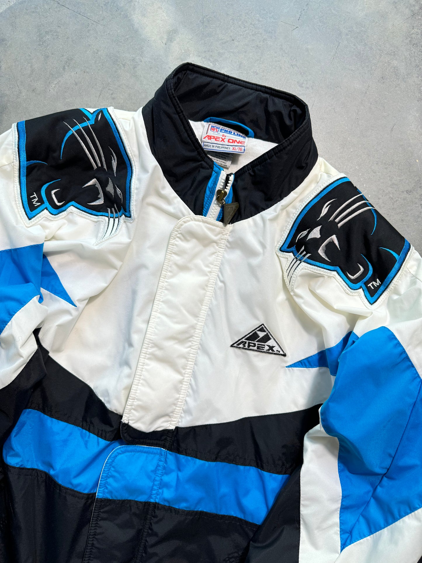 90’s Carolina Panthers Vintage Apex One Big Logo Embroidered NFL Windbreaker Jacket (XL)