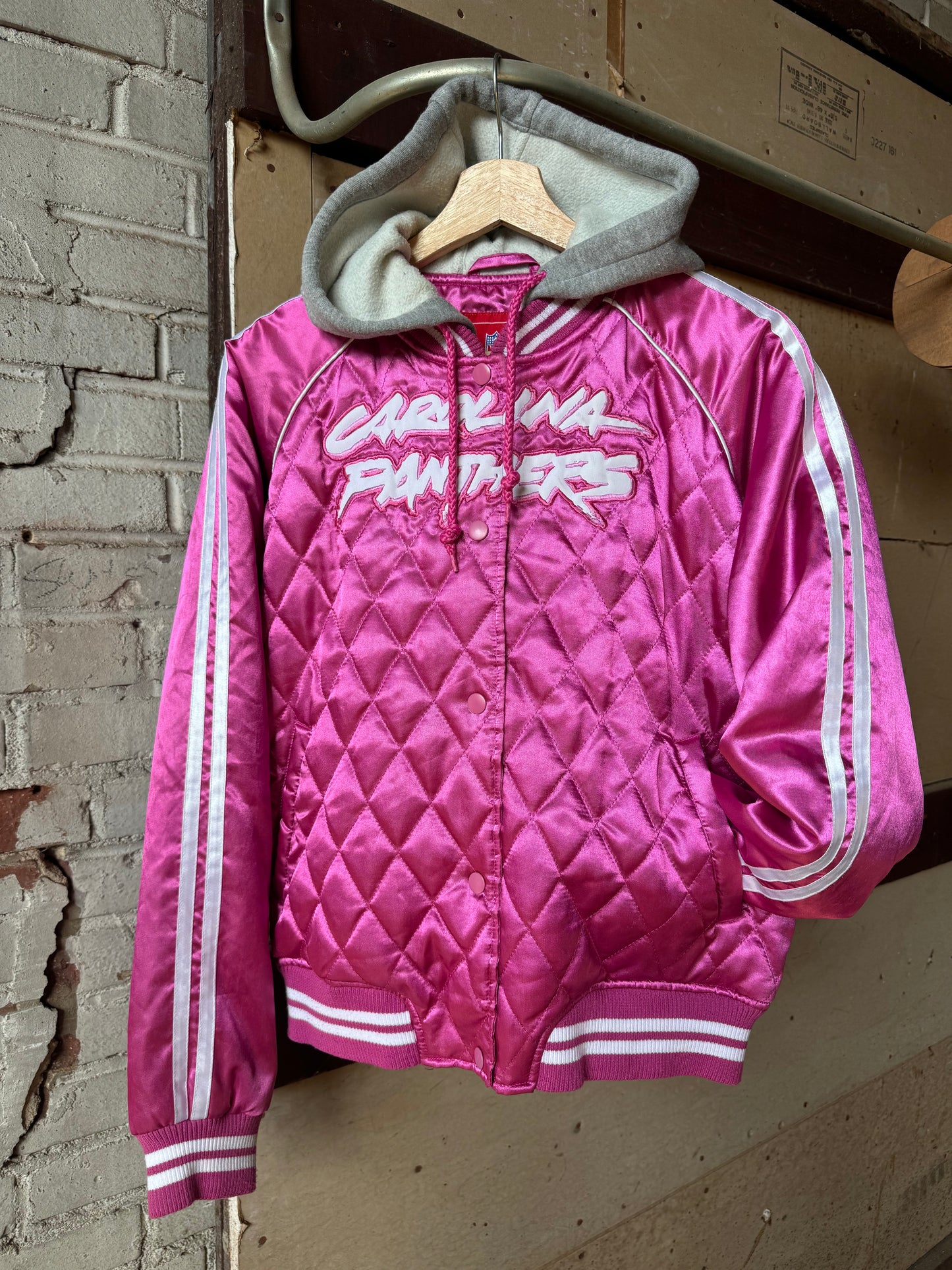00’s Carolina Panthers Vintage Pink Quilted Cat Scratch Font Reebok NFL Hooded Satin Jacket (Women’s Large)