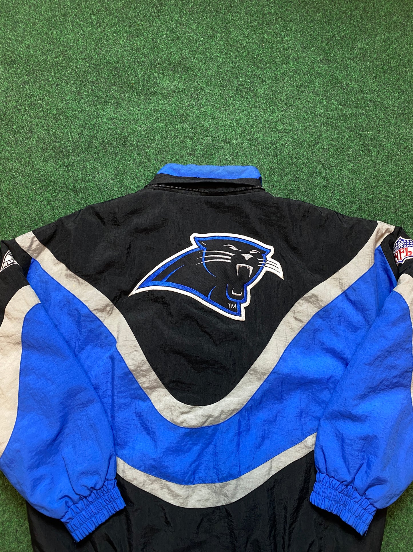 90’s Carolina Panthers NFL Apex One Wave Puffer Jacket (Medium)
