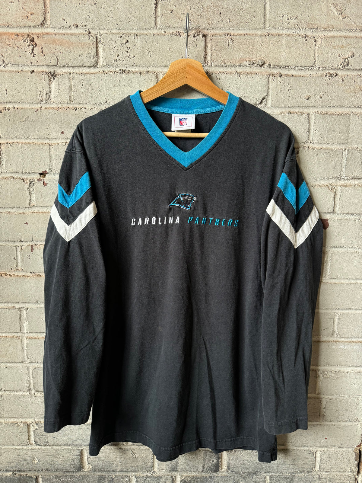 00’s Carolina Panthers Vintage Shoulder Striped NFL Longsleeve Tee (Large)