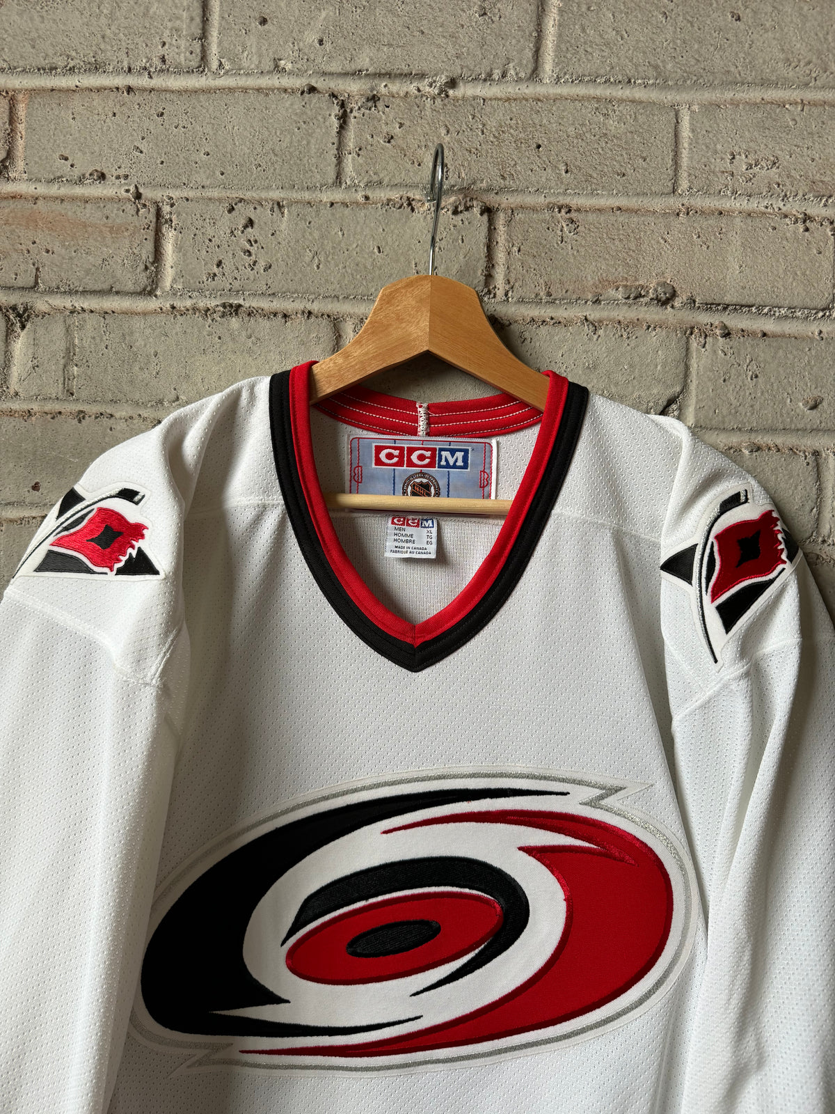 00’s Carolina Hurricanes Vintage White CCM Semi Pro 550 NHL Hockey Jersey - Deadstock (XL)