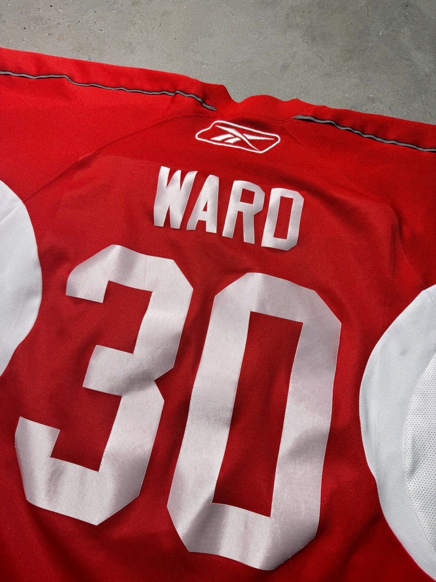00’s Carolina Hurricanes Cam Ward Vintage Red Reebok Practice Style NHL Hockey Jersey (Medium)