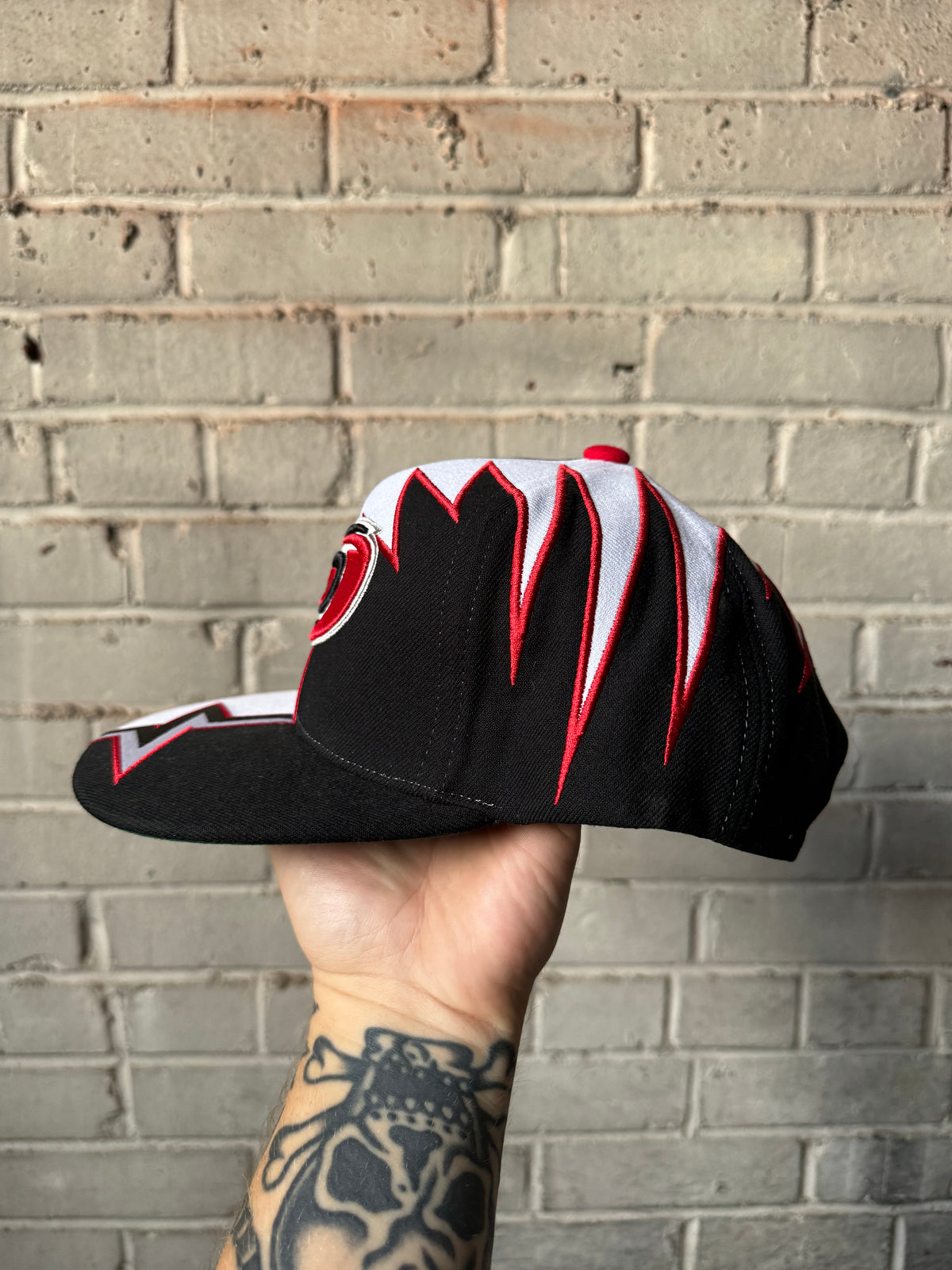 Carolina Hurricanes Mitchell & Ness Shockwave NHL Snapback Hat - Deadstock (OSFA)
