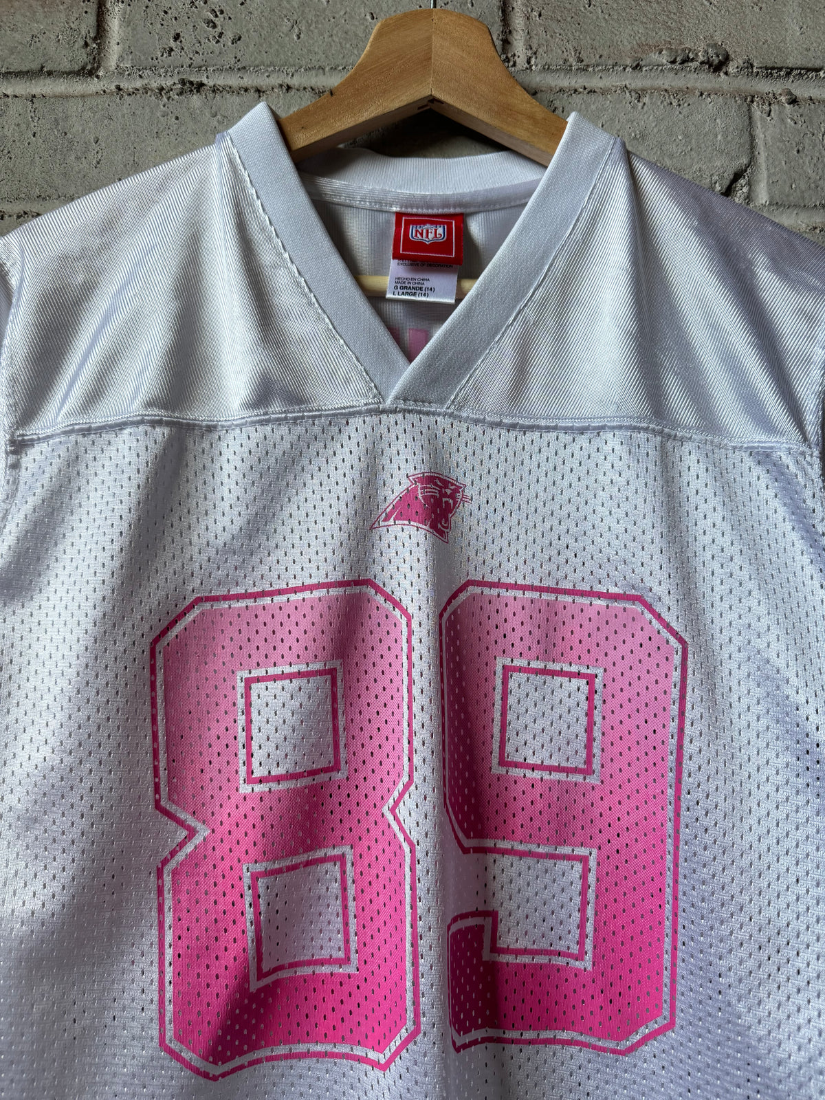 00’s Carolina Panthers Steve Smith Vintage White Pink Reebok NFL Jersey (Youth Large)