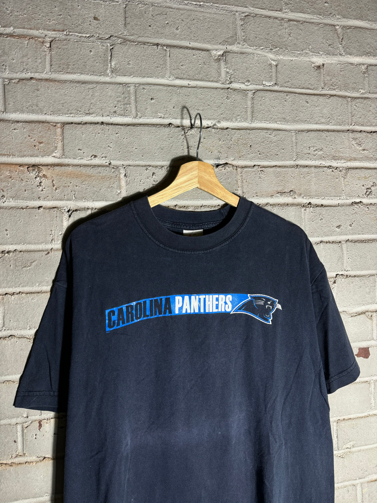 00’s Carolina Panthers Vintage Majestic Bar Spellout NFL Tee (Large)