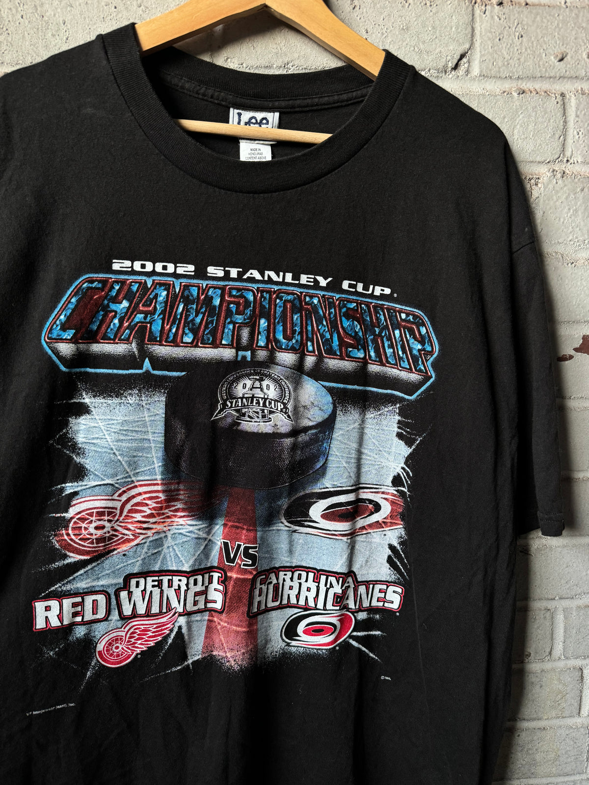2002 Carolina Hurricanes vs. Detroit Red Wings Stanley Cup Final Vintage Match Up Tee (XL)