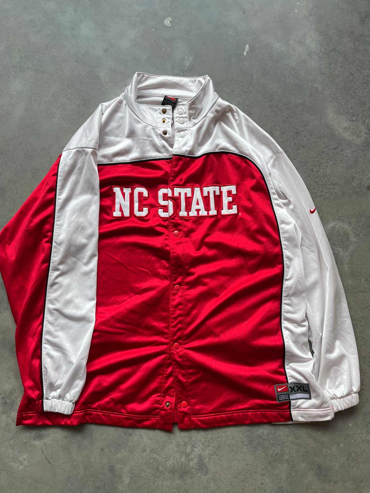 00’s N.C. State Wolfpack Basketball Vintage Nike Warm Up Jacket (XXL)