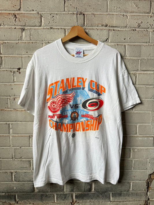 2002 Carolina Hurricanes vs. Detroit Red Wings Vintage White Stanley Cup NHL Tee (Large)
