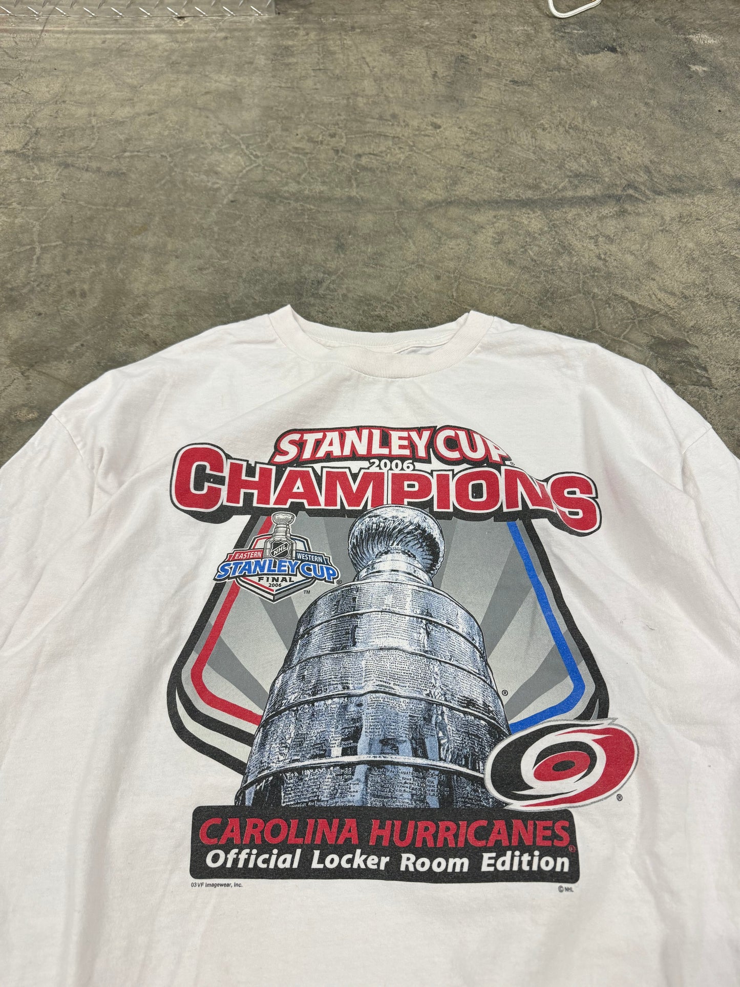 2006 Carolina Hurricanes Vintage White Stanley Cup Final Champions NHL Hockey Tee (XXL)